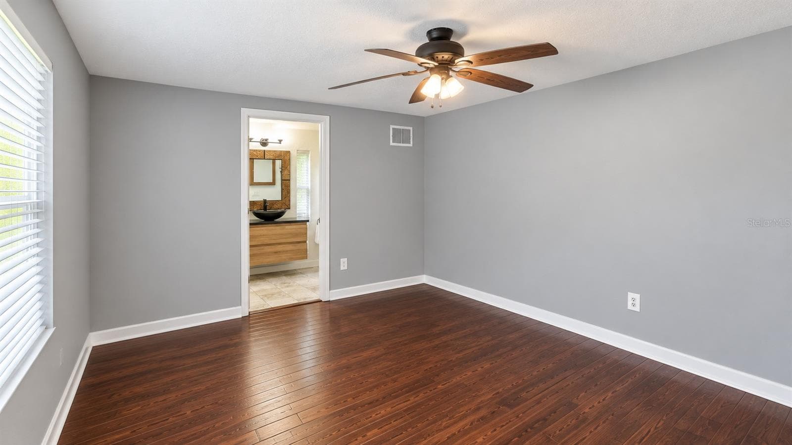 Main Bedroom-A - 936 E SHADOWLAWN AVE, TAMPA