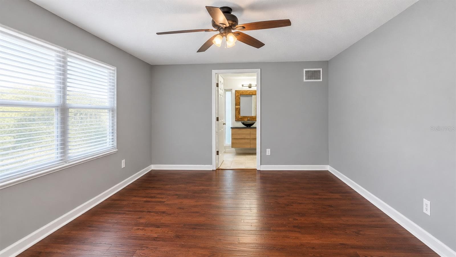 Main Bedroom-B - 936 E SHADOWLAWN AVE, TAMPA