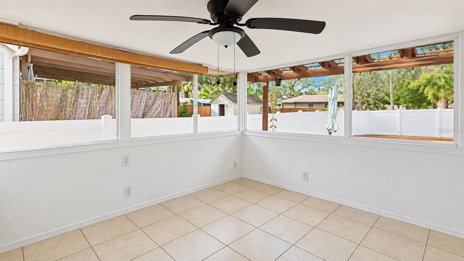Rear Porch B - 936 E SHADOWLAWN AVE, TAMPA