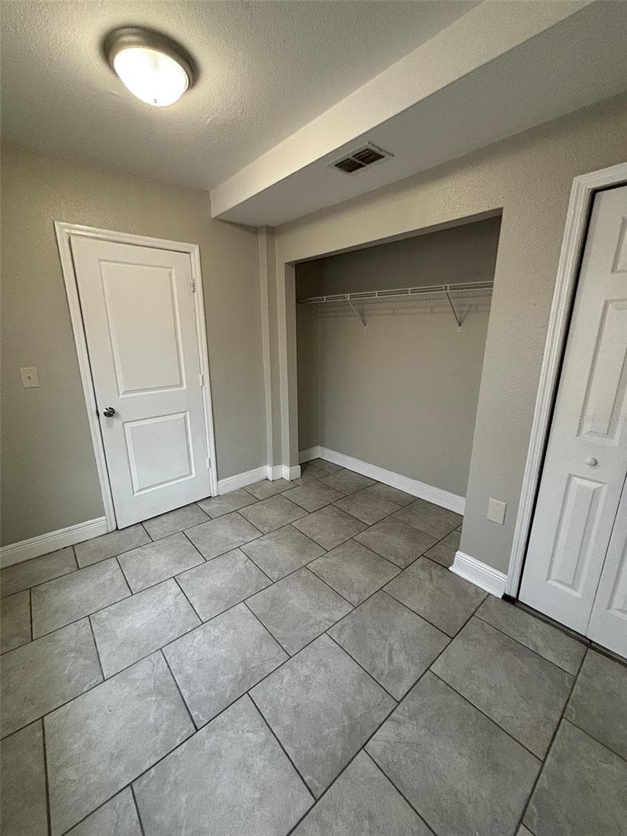 Duplex at 1025 E MAIN ST, BARTOW, photo 9 of 38