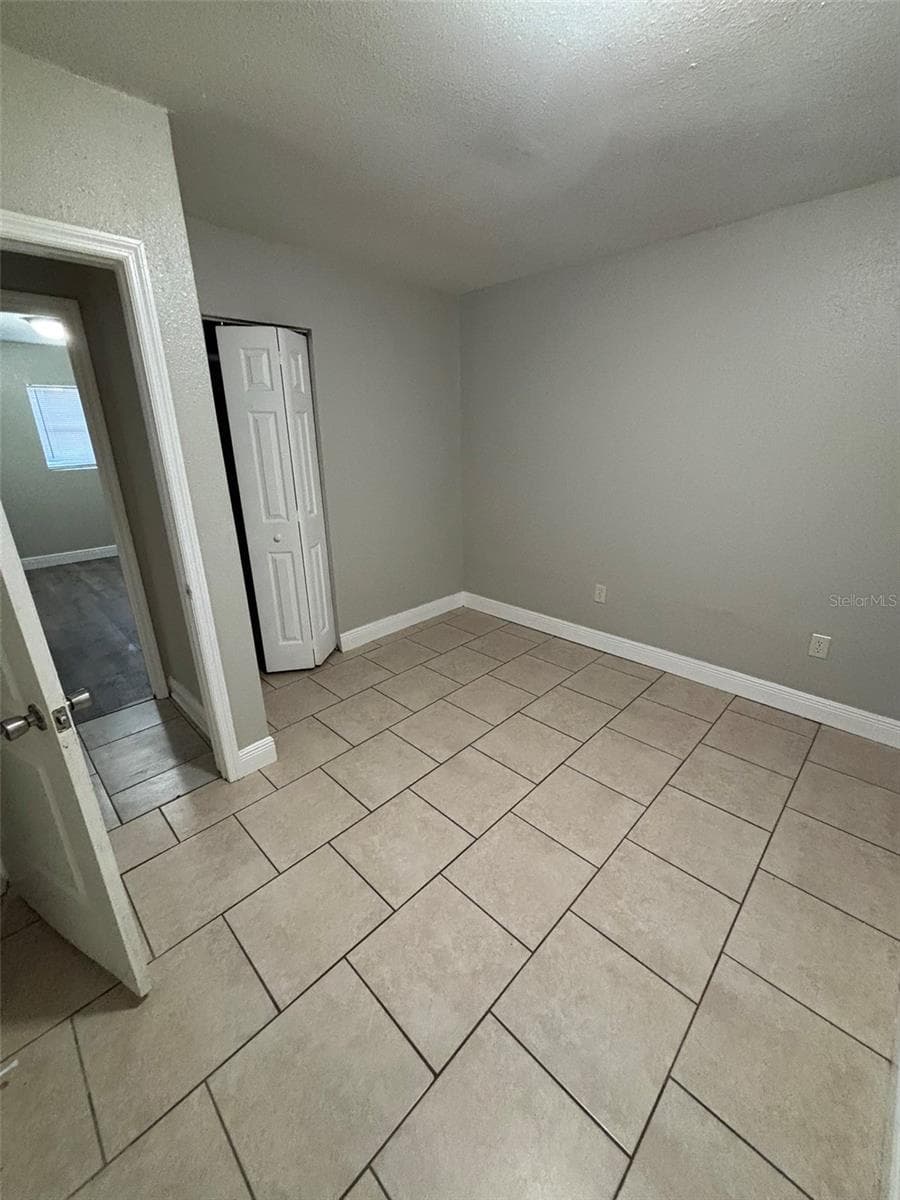 Duplex at 1025 E MAIN ST, BARTOW, photo 10 of 38