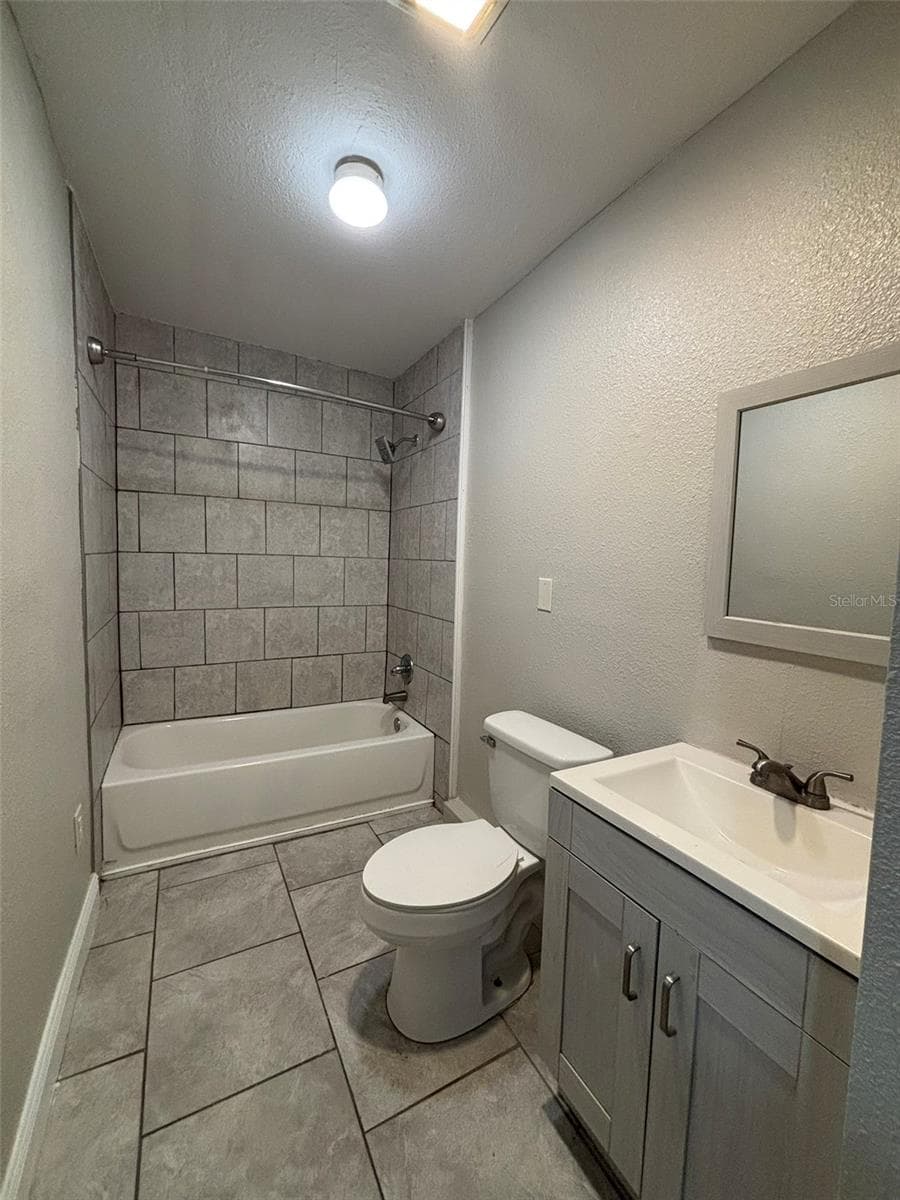 Duplex at 1025 E MAIN ST, BARTOW, photo 11 of 38