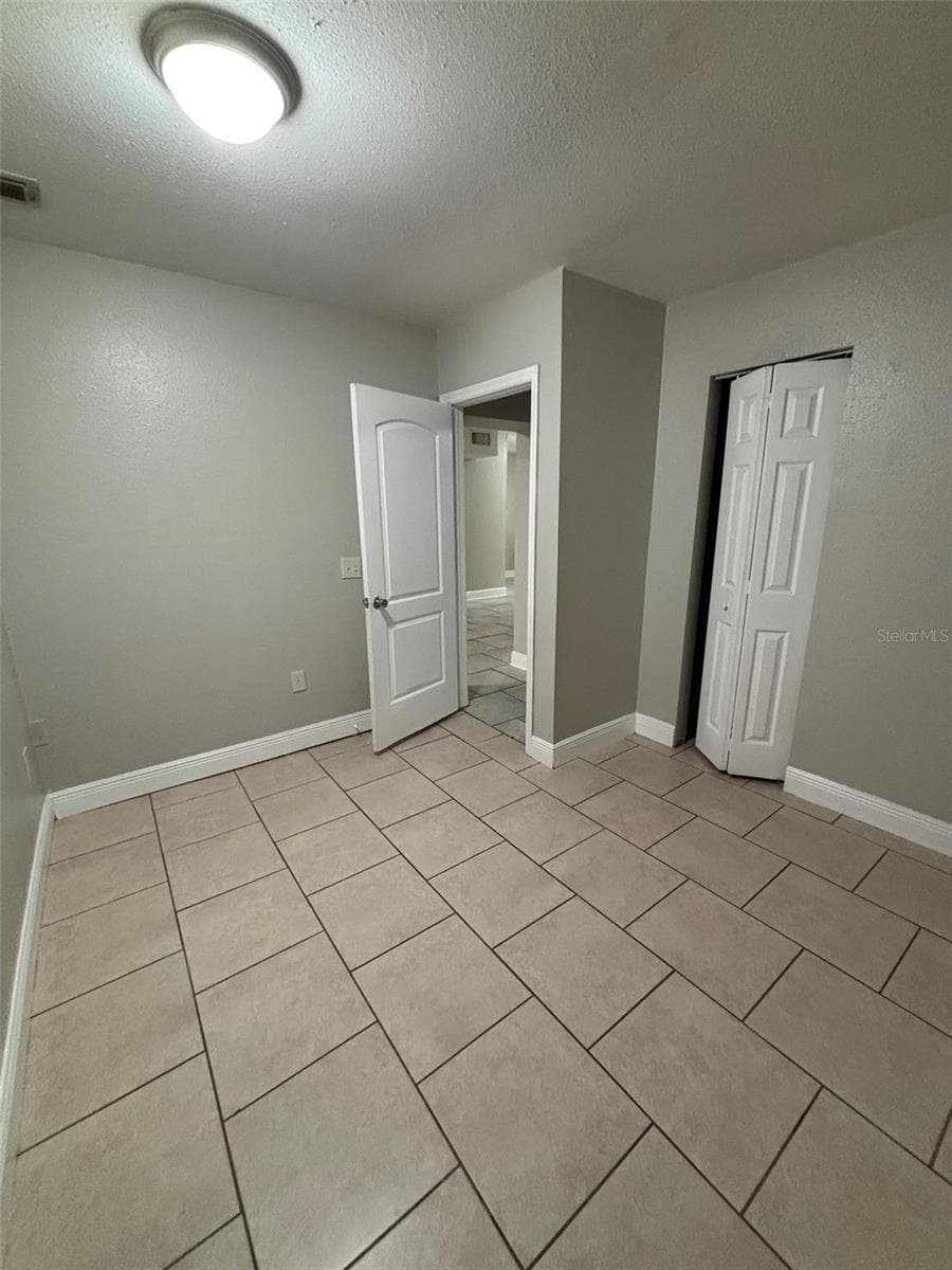 Duplex at 1025 E MAIN ST, BARTOW, photo 12 of 38