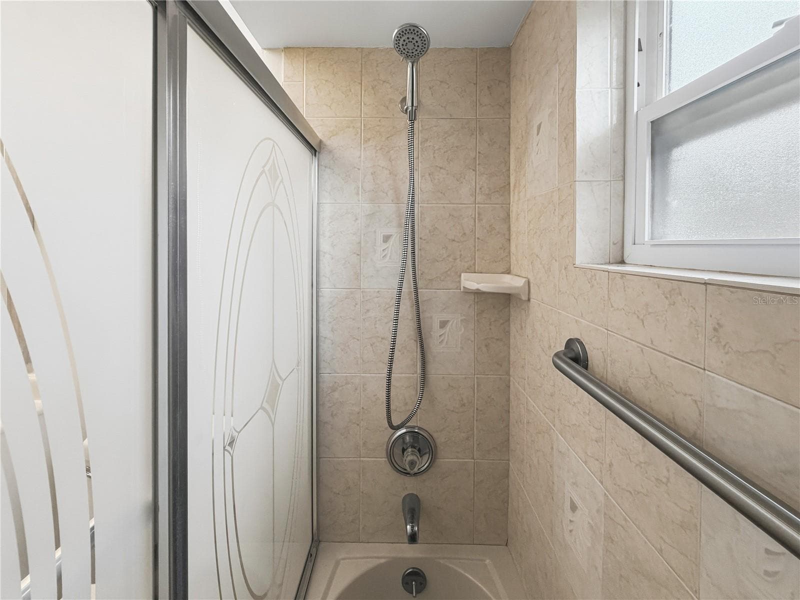 Shared Family Bathroom - 2658 CERAM AVE, ORLANDO