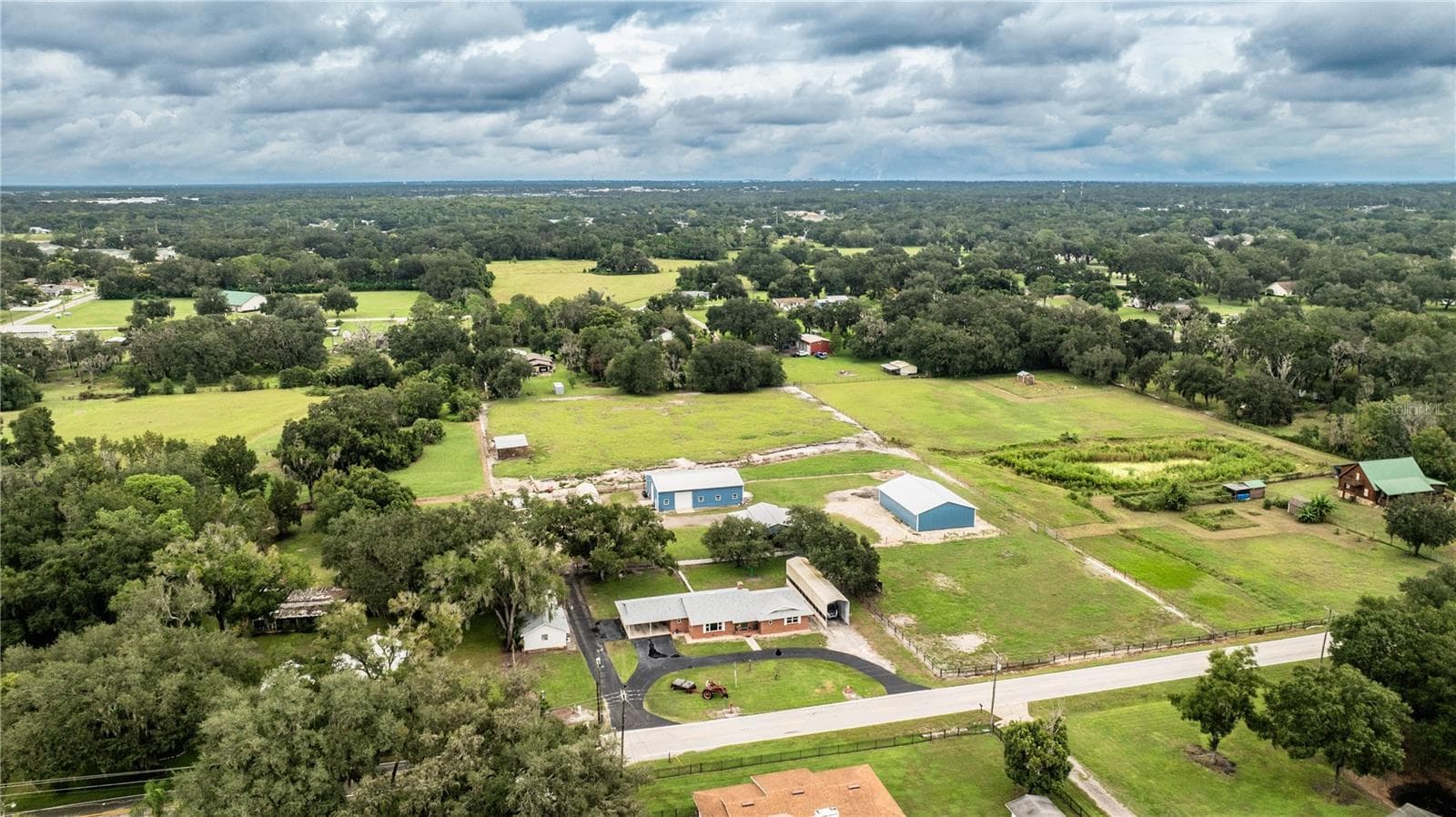 Single Family Residence at 1633 CHERRY LN, LAKELAND, photo 2 of 77