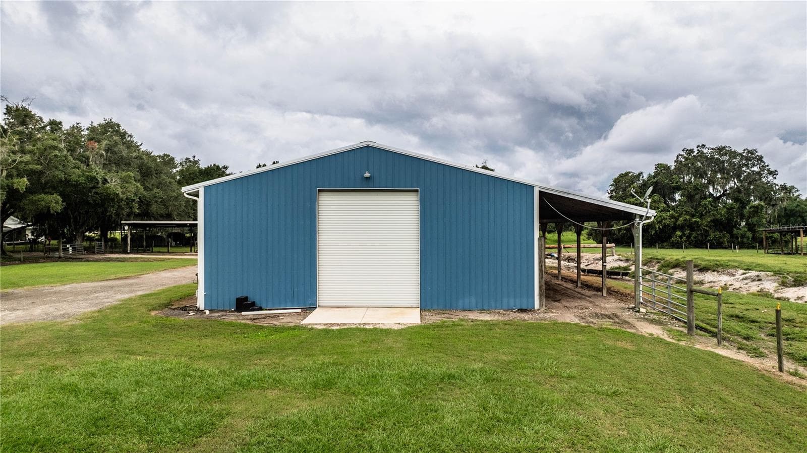Single Family Residence at 1633 CHERRY LN, LAKELAND, photo 11 of 77