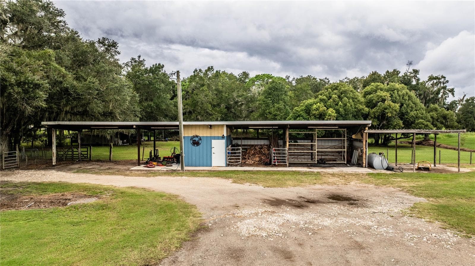 Single Family Residence at 1633 CHERRY LN, LAKELAND, photo 19 of 77