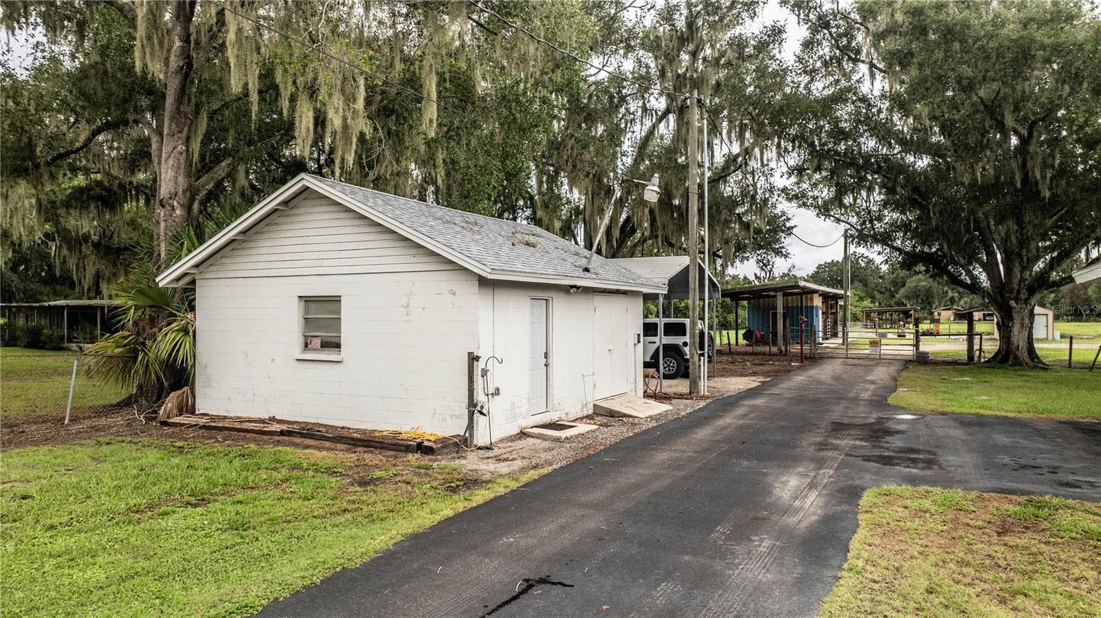 Single Family Residence at 1633 CHERRY LN, LAKELAND, photo 27 of 77