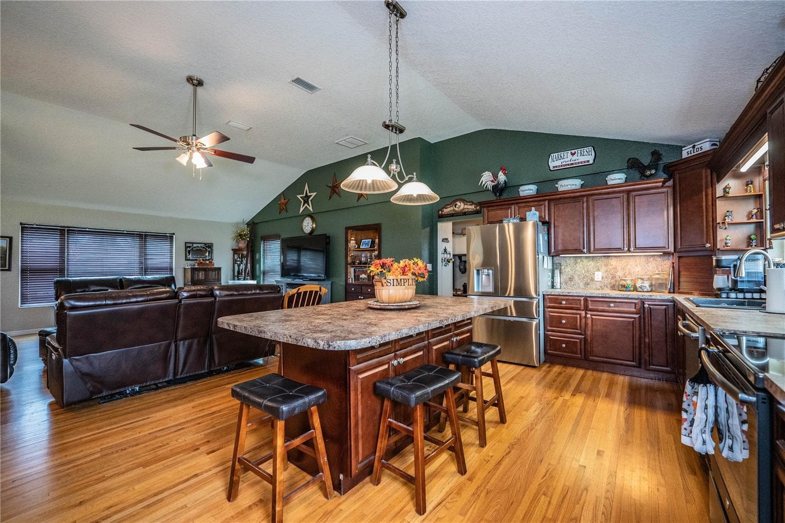 Single Family Residence at 1633 CHERRY LN, LAKELAND, photo 36 of 77