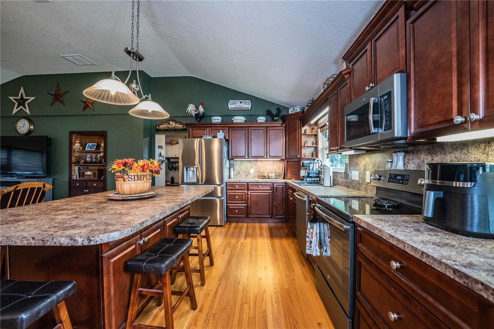 Single Family Residence at 1633 CHERRY LN, LAKELAND, photo 37 of 77