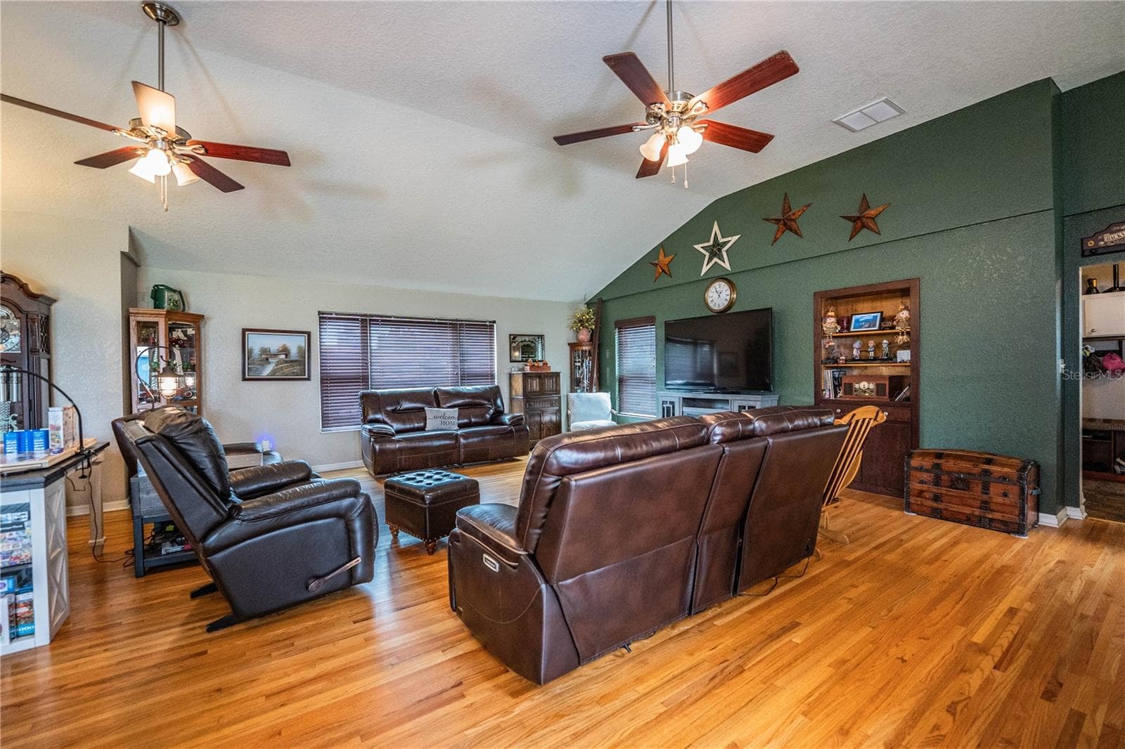 Single Family Residence at 1633 CHERRY LN, LAKELAND, photo 42 of 77