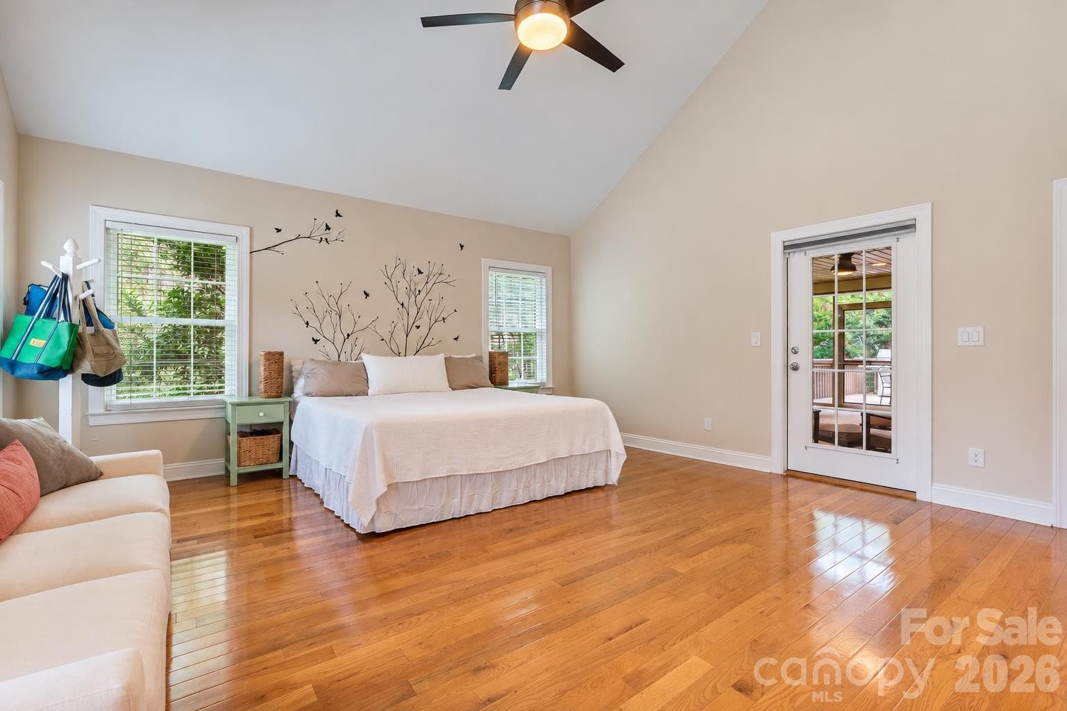 Single Family Residence at 6978 Pebble Bay Drive, Denver, photo 13 of 34