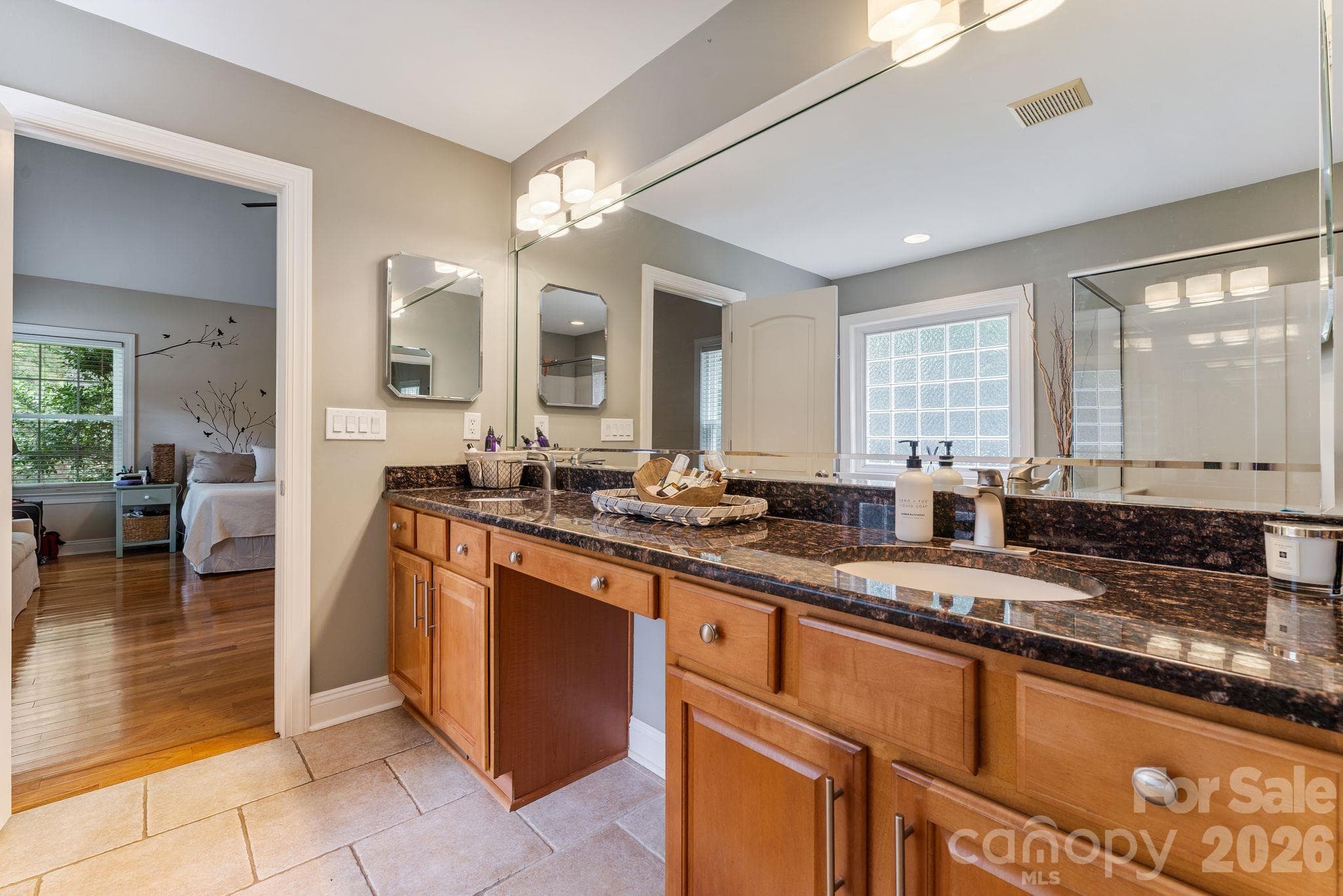 Single Family Residence at 6978 Pebble Bay Drive, Denver, photo 16 of 34