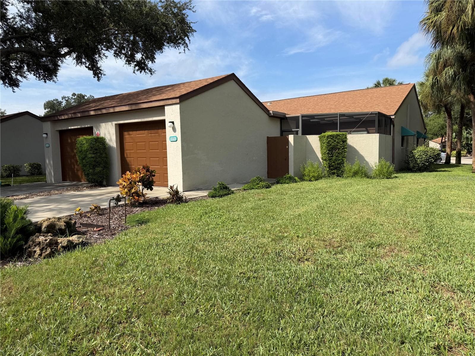 Villa at 2904 OAK LN, BRADENTON, photo 2 of 21