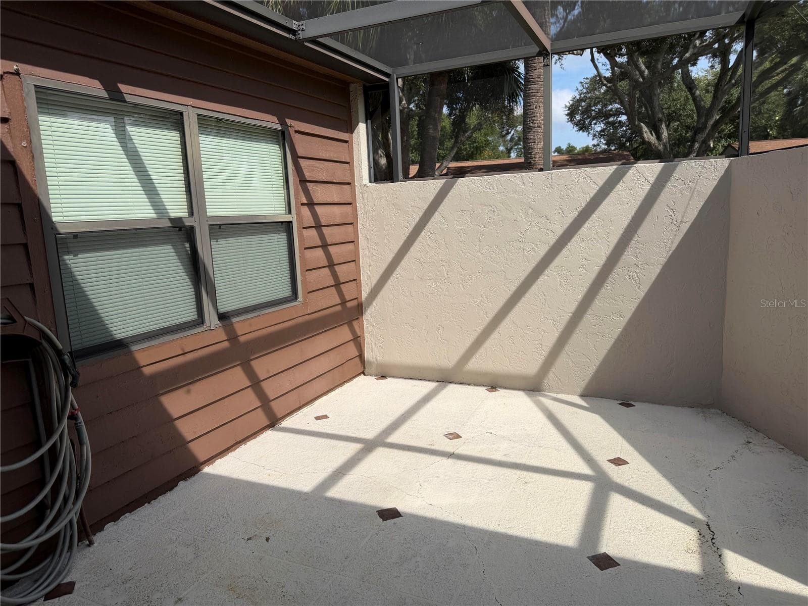 Courtyard in the front of the villa - 2904 OAK LN, BRADENTON