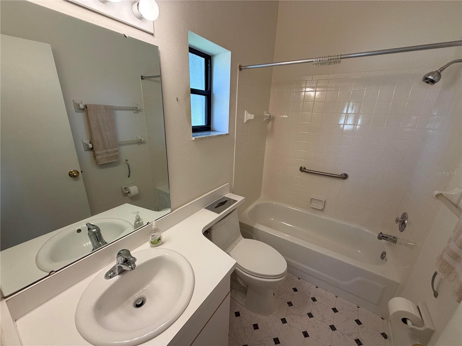 Villa at 2904 OAK LN, BRADENTON, photo 13 of 21