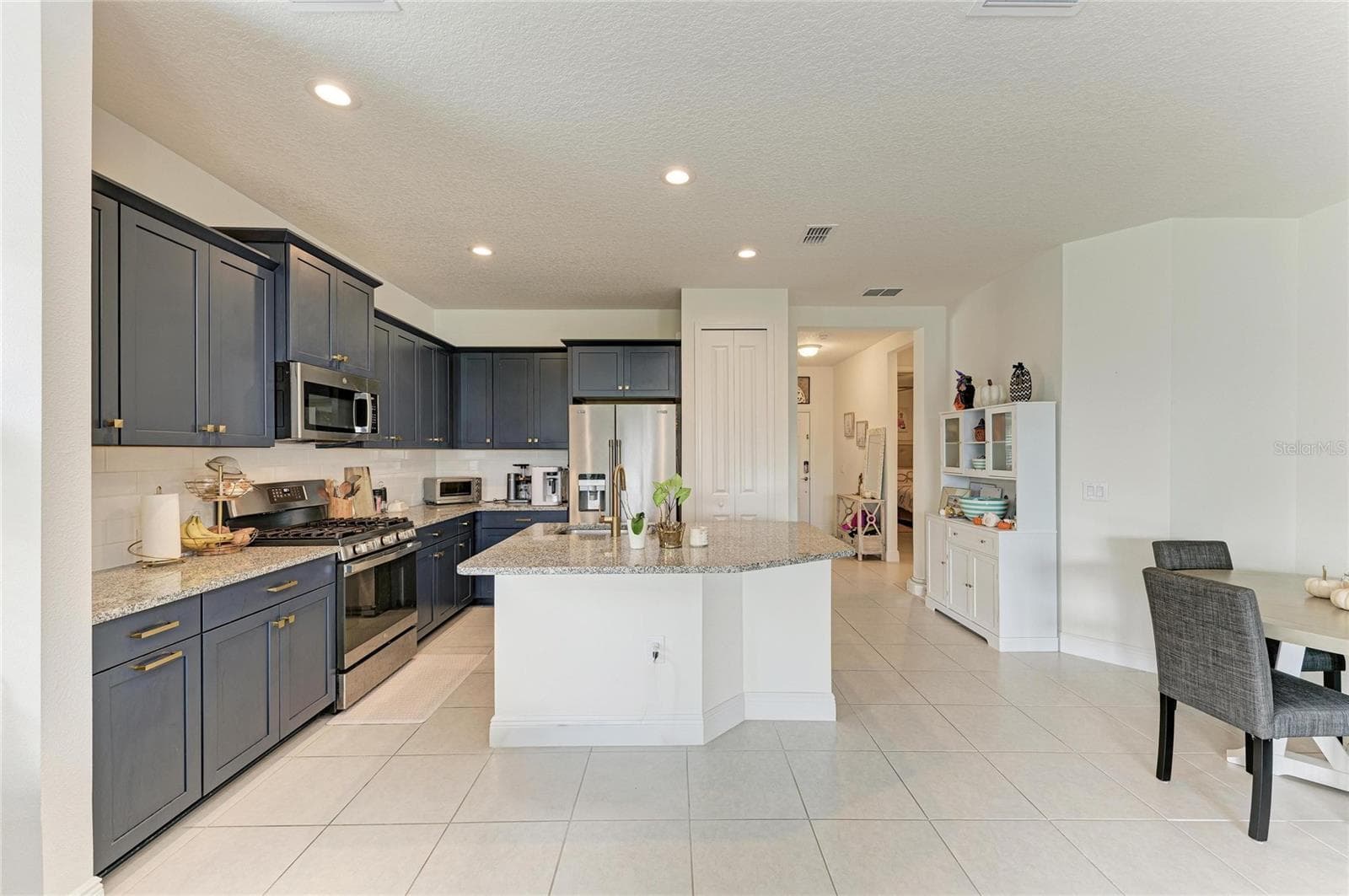 Villa at 18098 FRANKLIN PARK CT, VENICE, photo 8 of 78