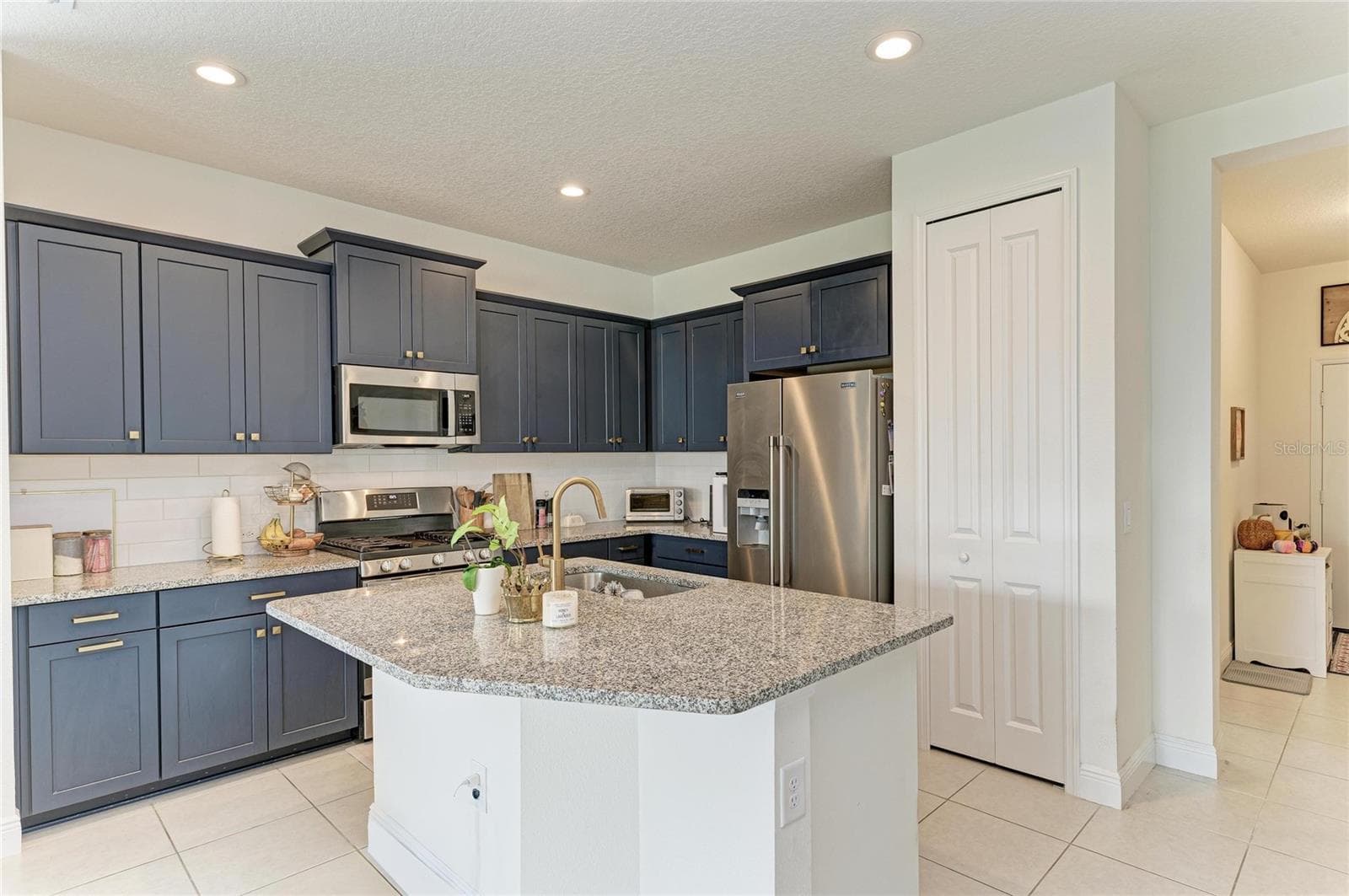 Villa at 18098 FRANKLIN PARK CT, VENICE, photo 9 of 78