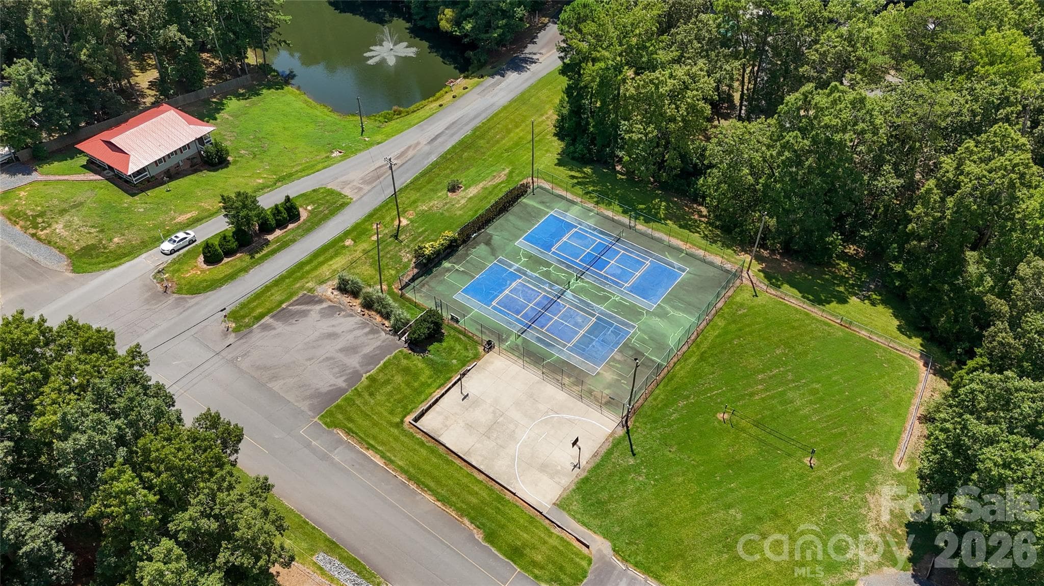 aerial view of game courts - 571 Newport Drive, Mount Gilead