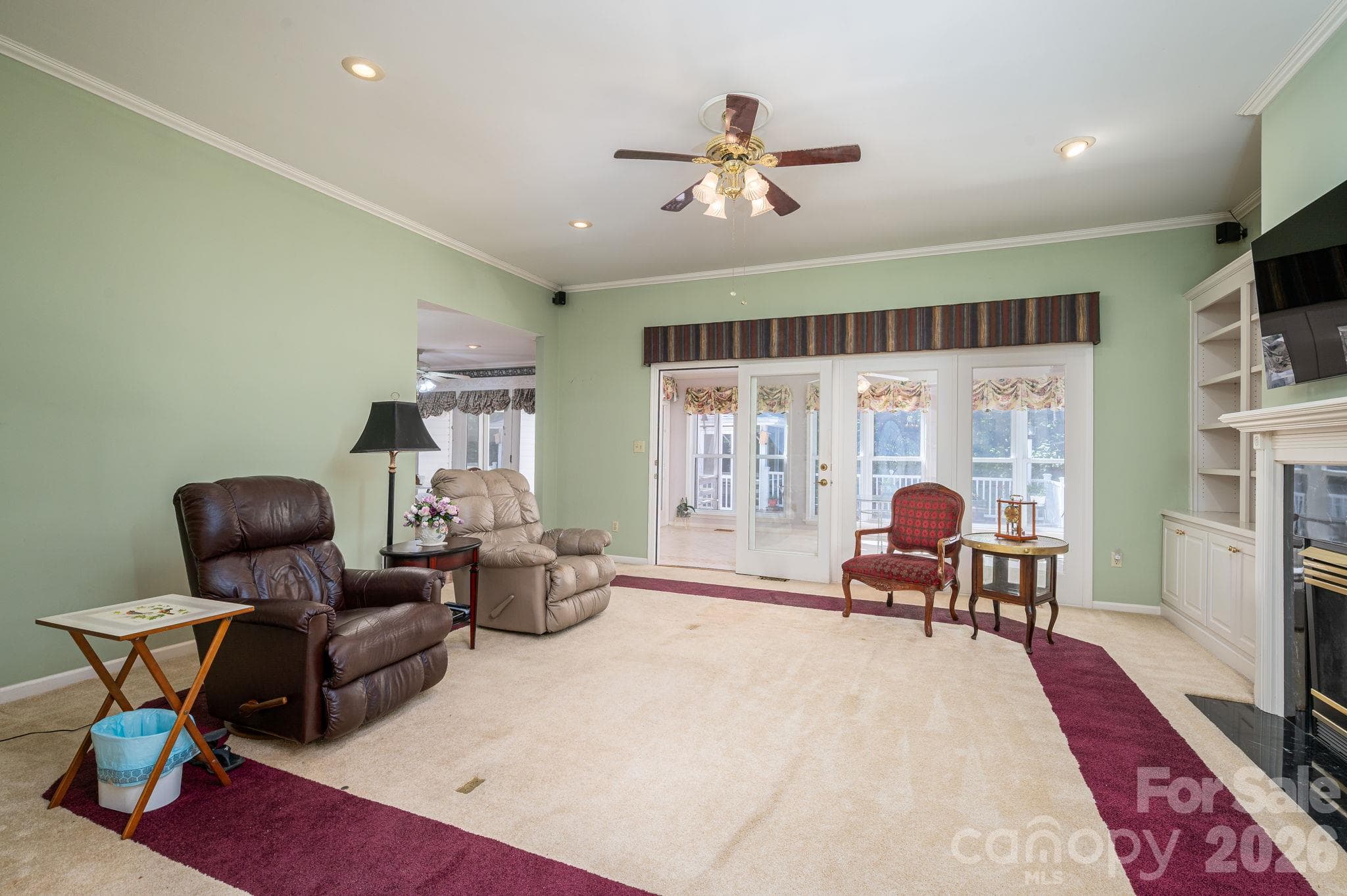 Single Family Residence at 2545 Les Lane, Denver, photo 20 of 36