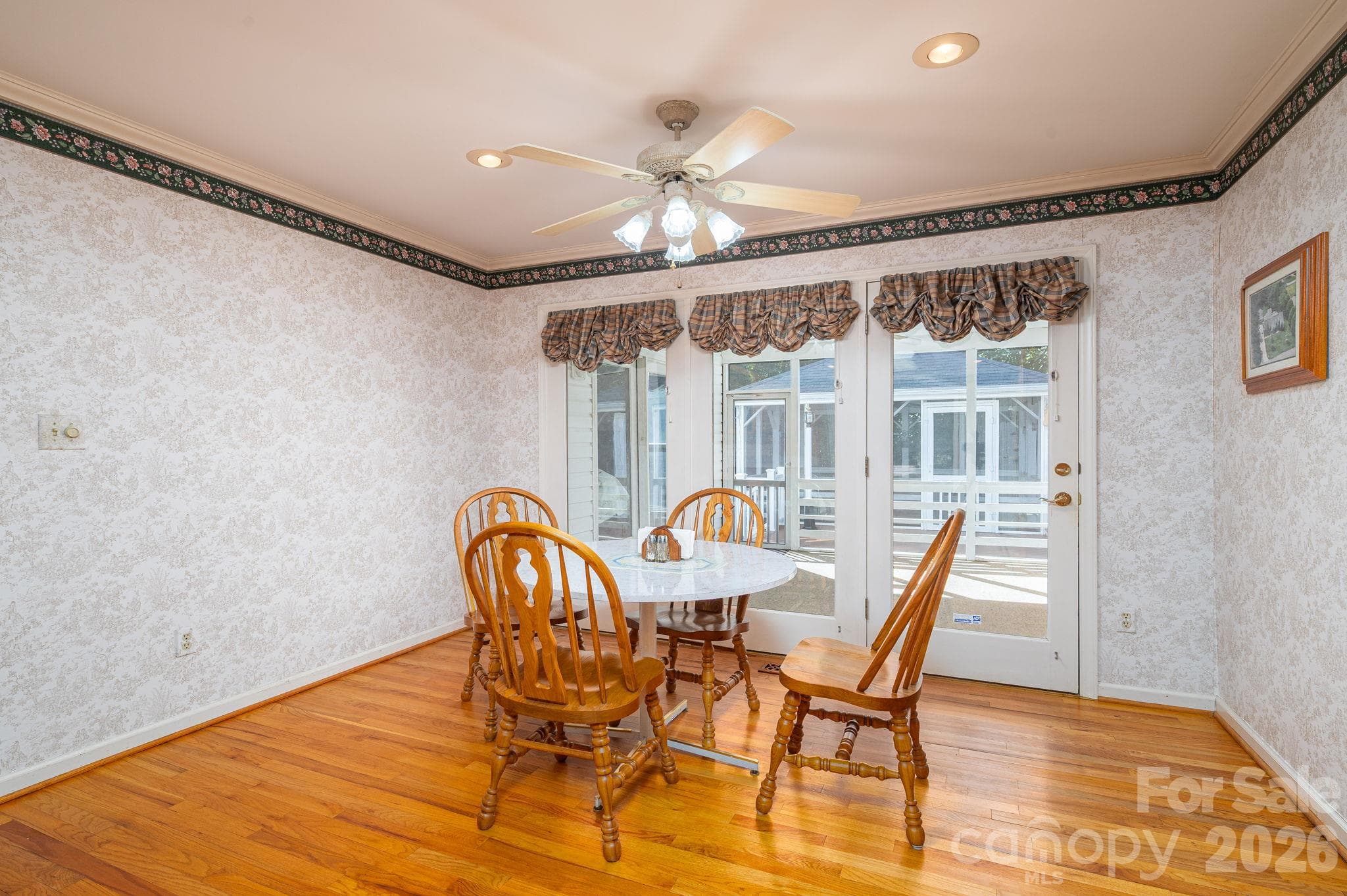 Single Family Residence at 2545 Les Lane, Denver, photo 23 of 36
