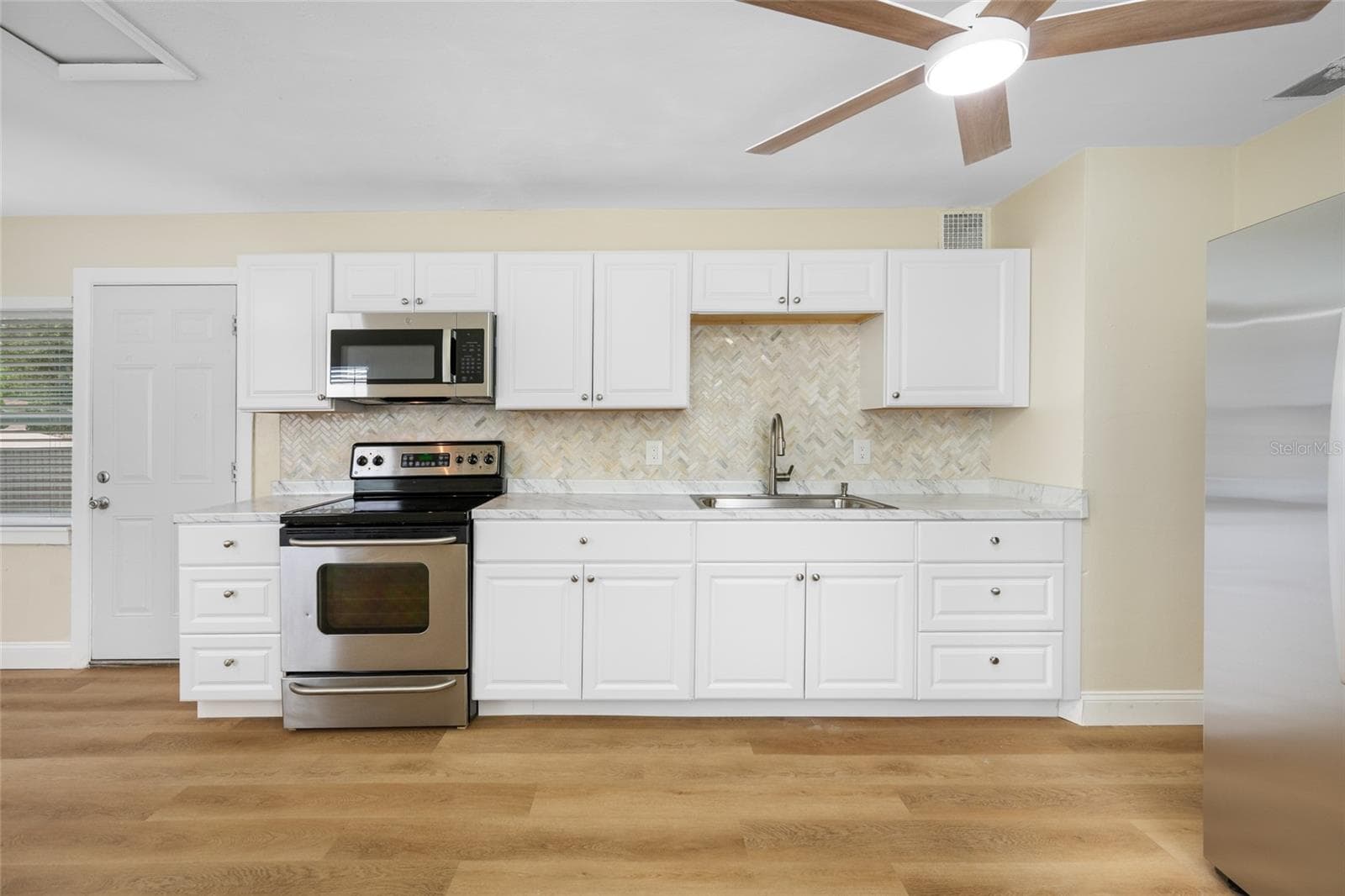 Single Family Residence at 3800 26TH ST N, ST PETERSBURG, photo 12 of 43