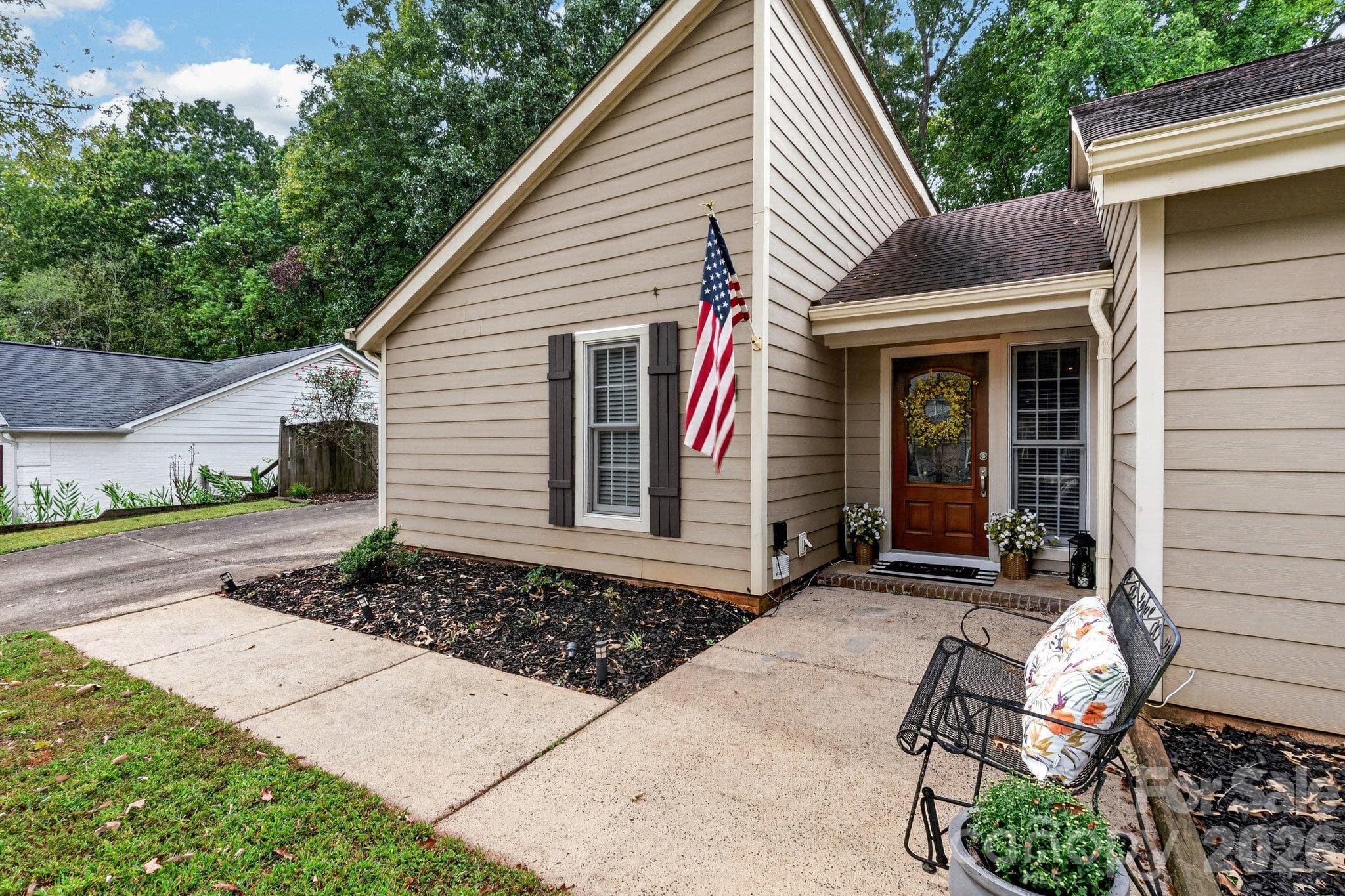 Single Family Residence at 4506 Woods End Lane, Charlotte, photo 4 of 42