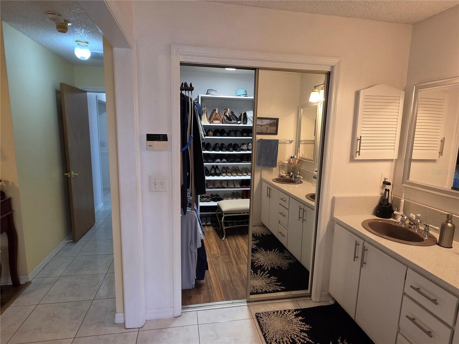 Single Family Residence at 6659 HIDDEN BEACH CIR, ORLANDO, photo 16 of 47
