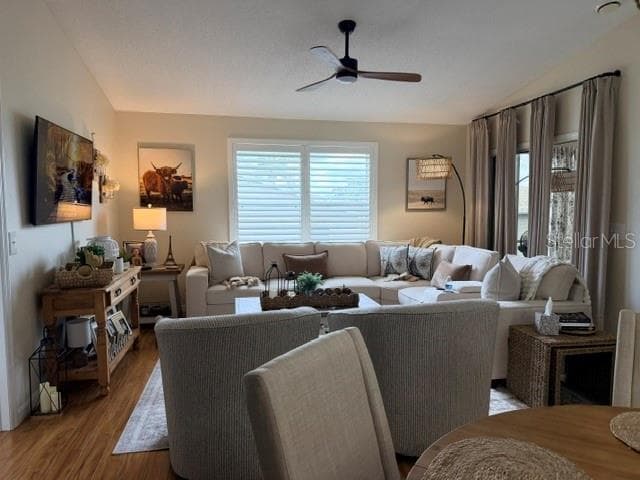 Living Room - 1019 GOLDEN GROVE DR, THE VILLAGES