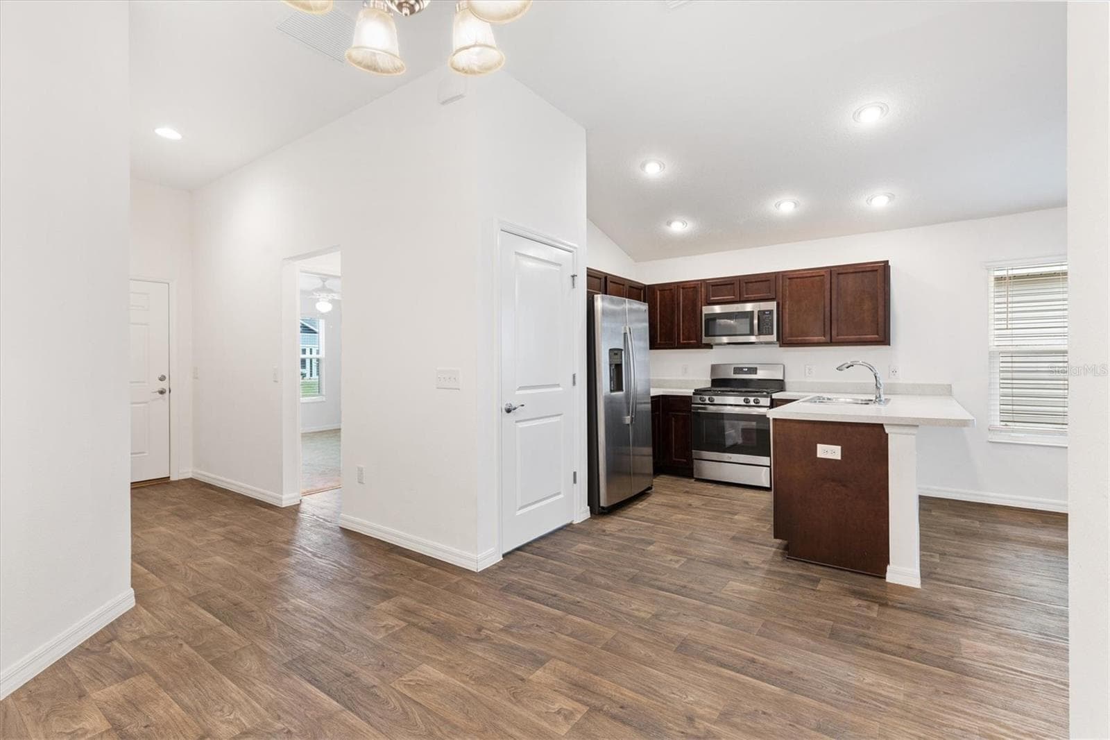 Single Family Residence at 6225 DINGMAN WAY, THE VILLAGES, photo 6 of 27