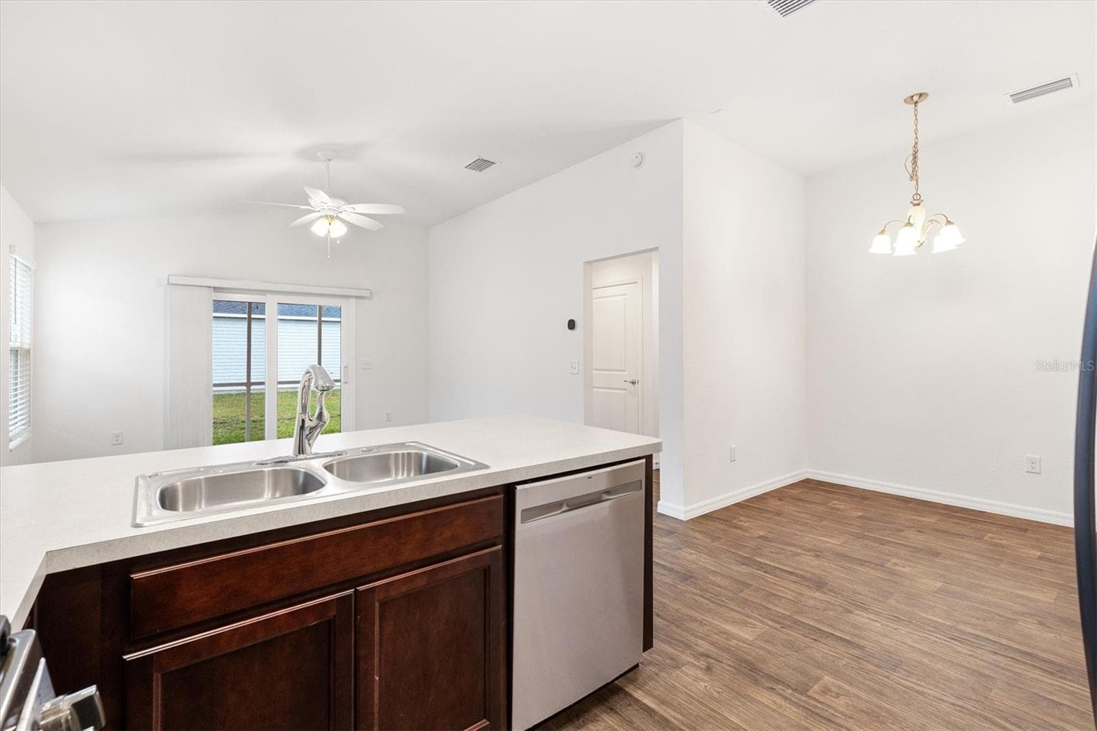 Single Family Residence at 6225 DINGMAN WAY, THE VILLAGES, photo 8 of 27
