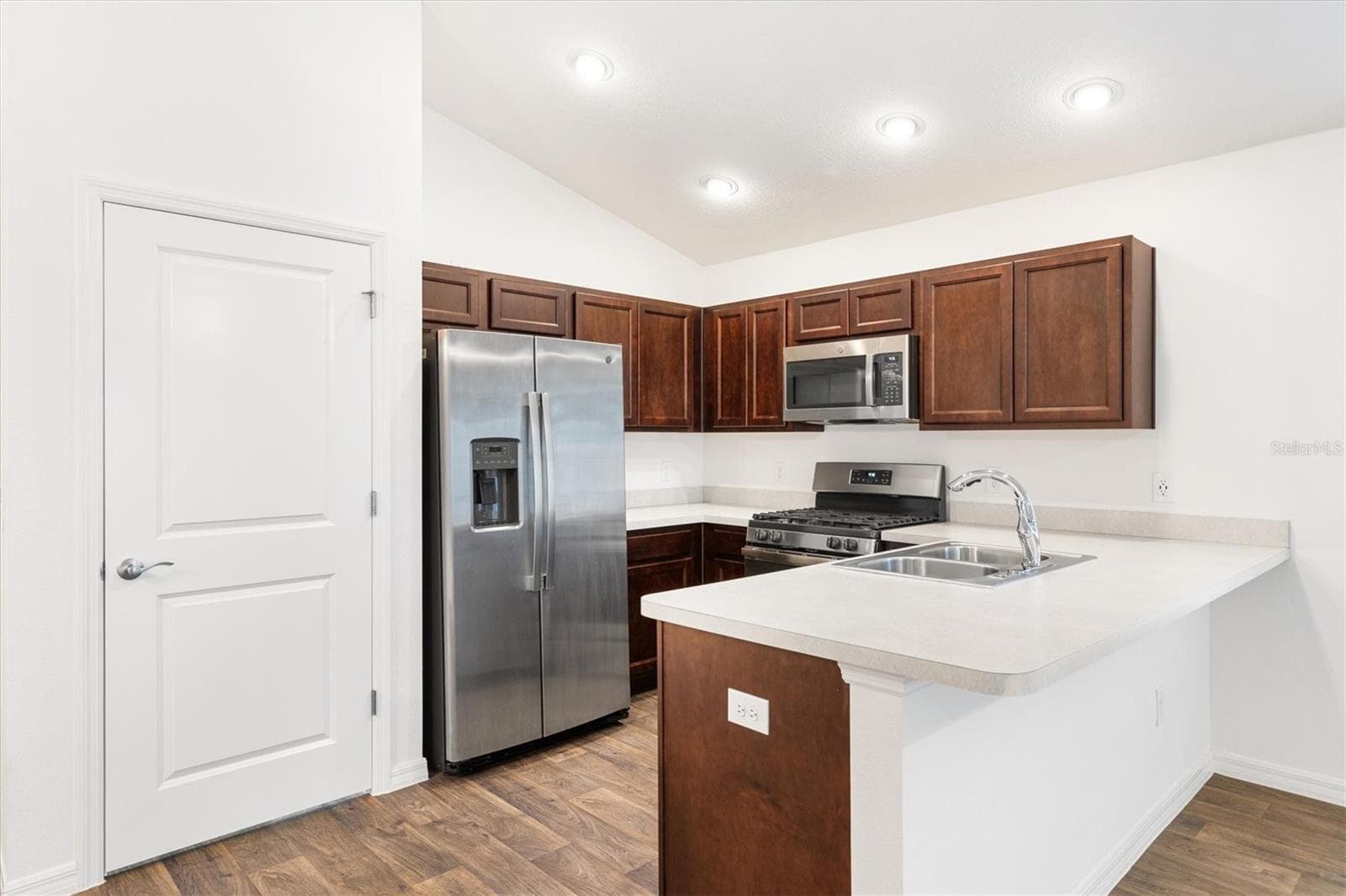 Single Family Residence at 6225 DINGMAN WAY, THE VILLAGES, photo 9 of 27