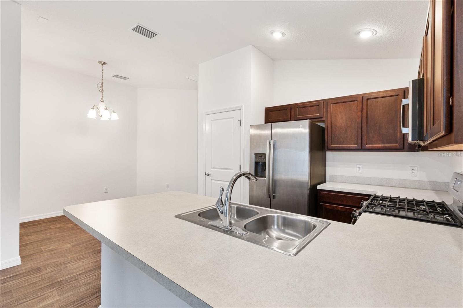 Single Family Residence at 6225 DINGMAN WAY, THE VILLAGES, photo 11 of 27