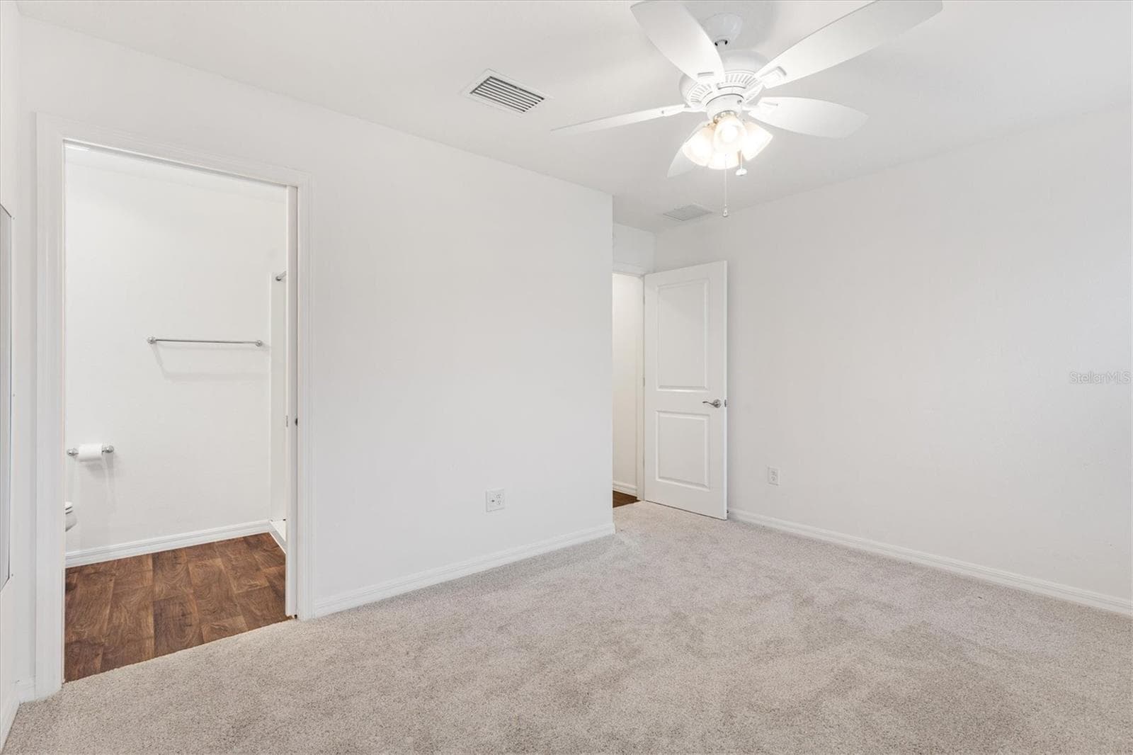 Single Family Residence at 6225 DINGMAN WAY, THE VILLAGES, photo 17 of 27