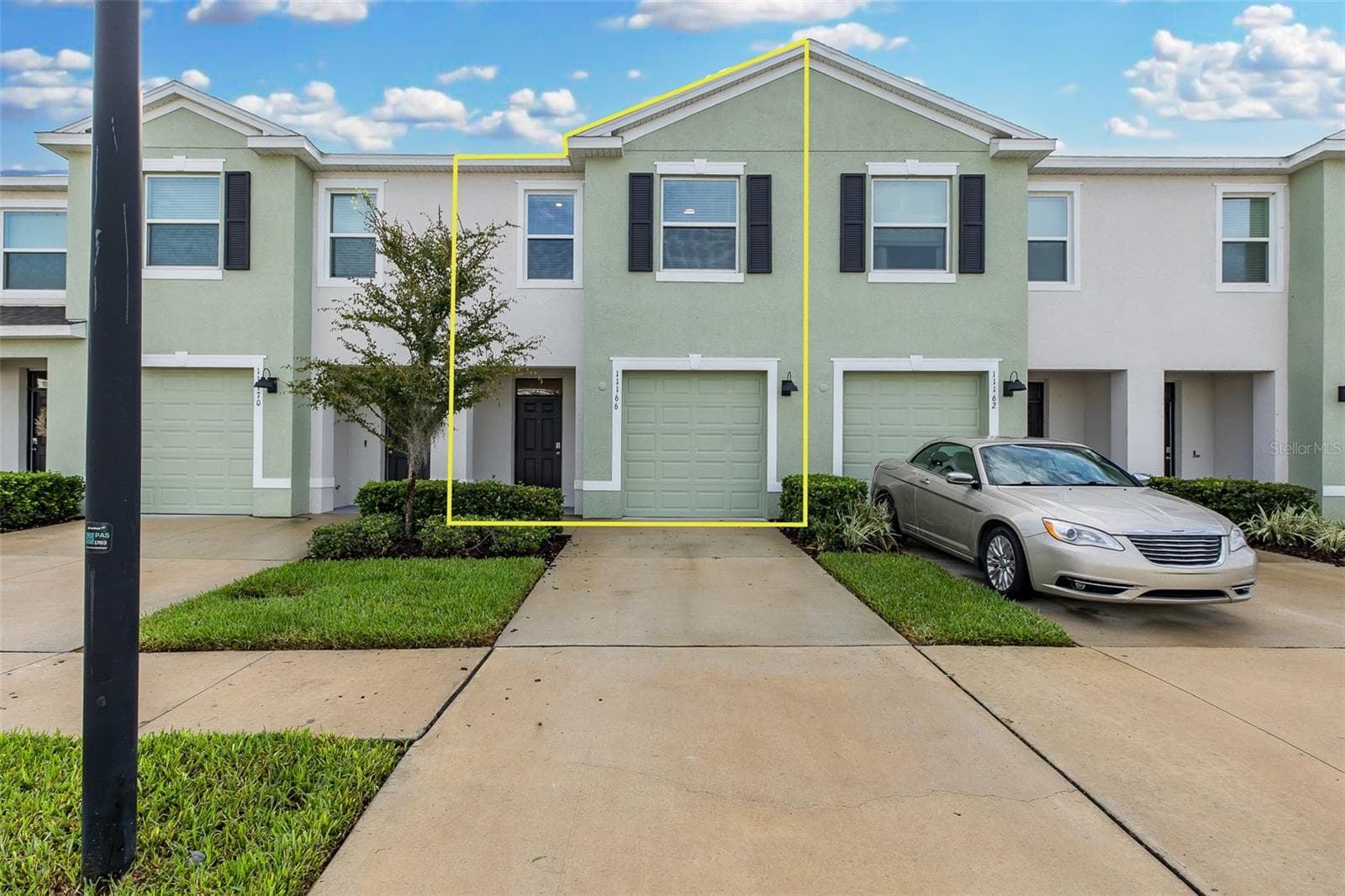 1 Car Garage - 11166 CRESCENT DEER DR, LAND O LAKES