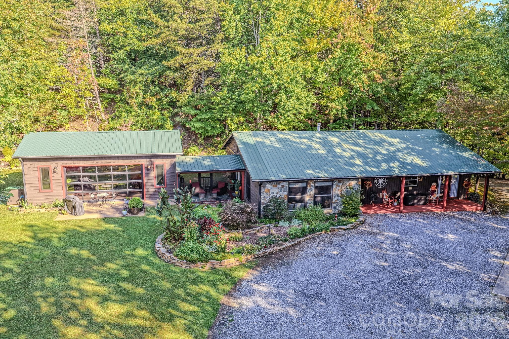 Single-level mountain home in Old Fort, NC, near Asheville, Black Mountain & Lake Lure. - 54 Winning Way, Old Fort