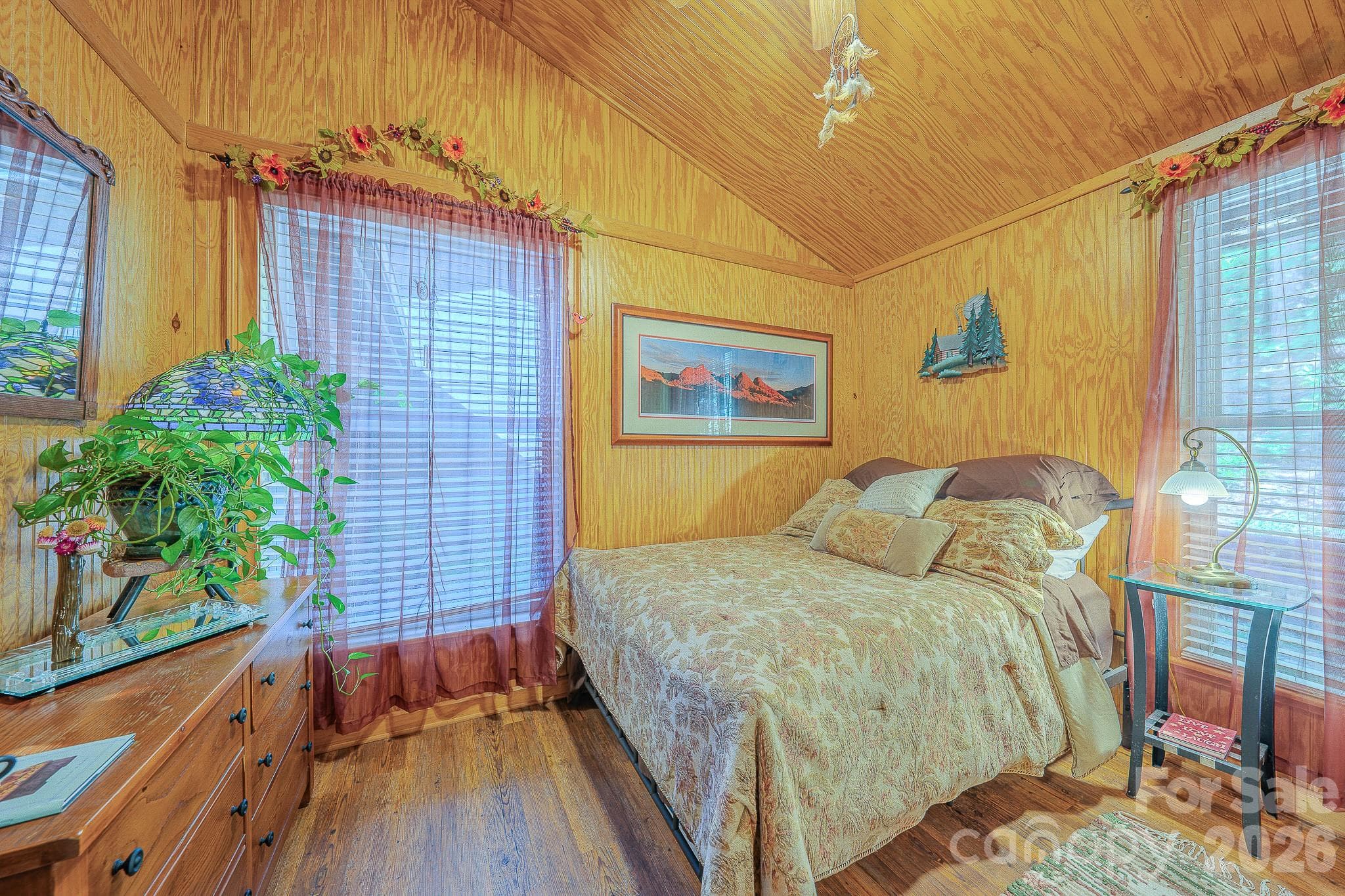 Bedrooms offer vaulted ceilings and big windows. - 54 Winning Way, Old Fort