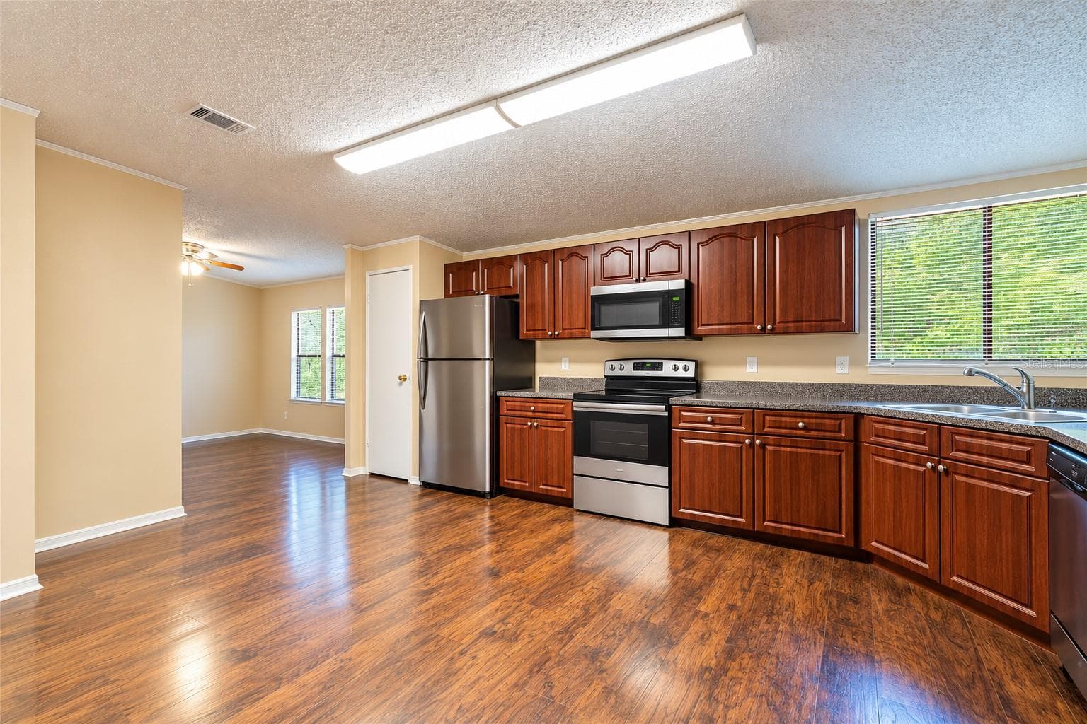 Manufactured Home at 1215 E 149TH AVE, LUTZ, photo 6 of 13