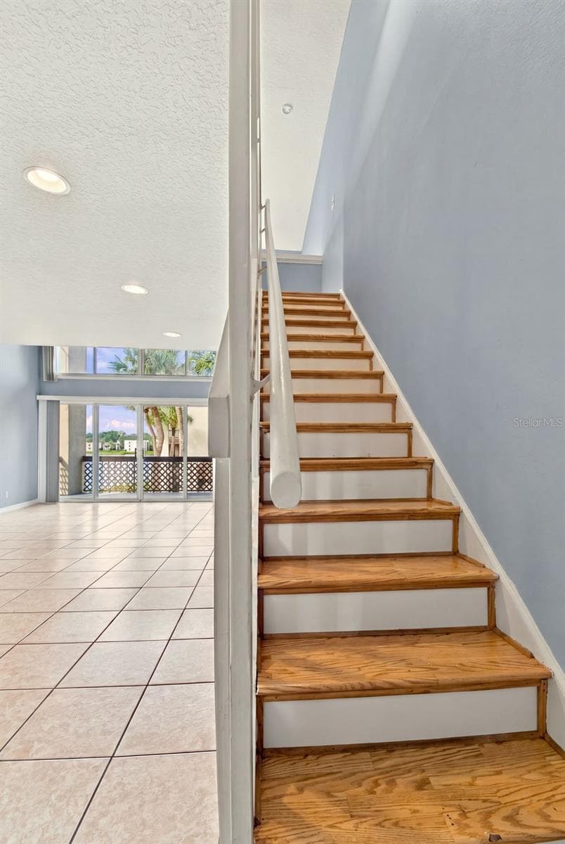 Stairs to Loft - 610 ORANGE DR #188, ALTAMONTE SPRINGS