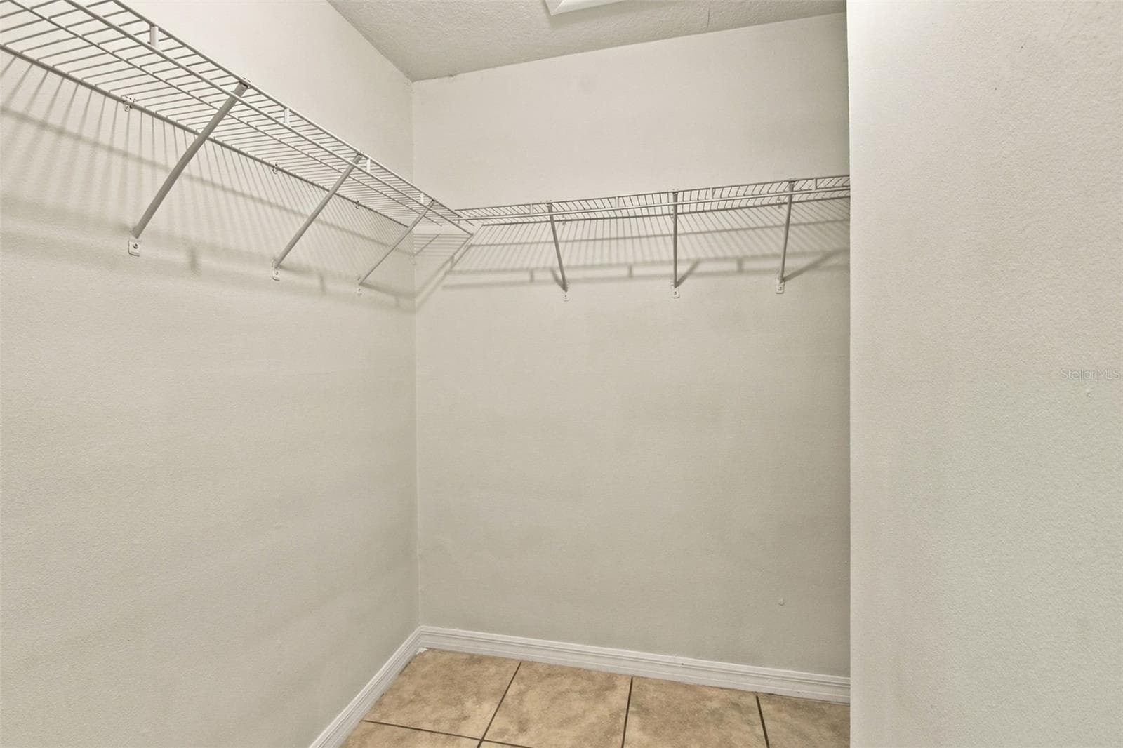To right is Walk-in closet - 610 ORANGE DR #188, ALTAMONTE SPRINGS