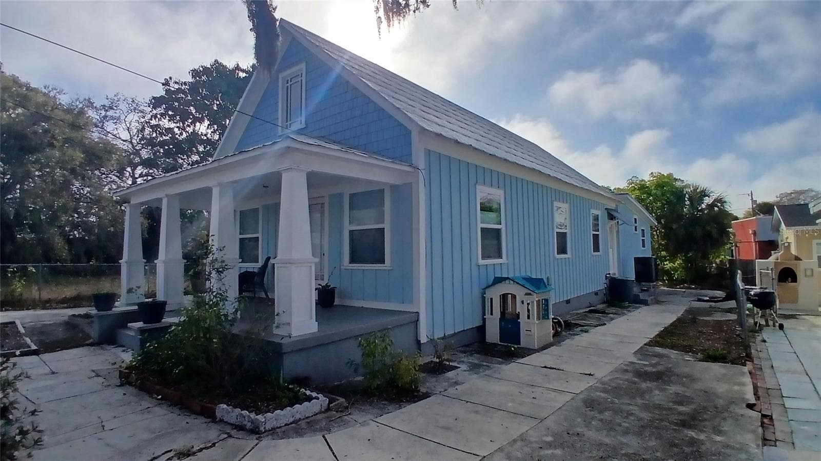 Duplex at 542 DIVISION ST, TARPON SPRINGS, photo 2 of 19