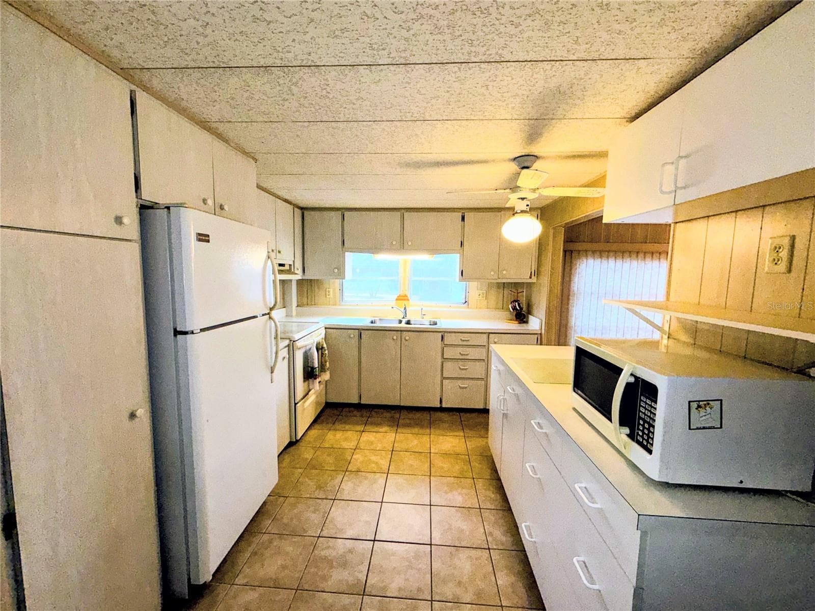Mobile Home at 864 S GREEN CIR, VENICE, photo 5 of 18