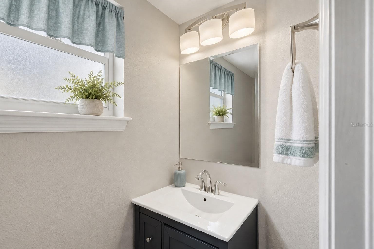 Townhouse at 1585 PINELLAS BAYWAY S, TIERRA VERDE, photo 7 of 28