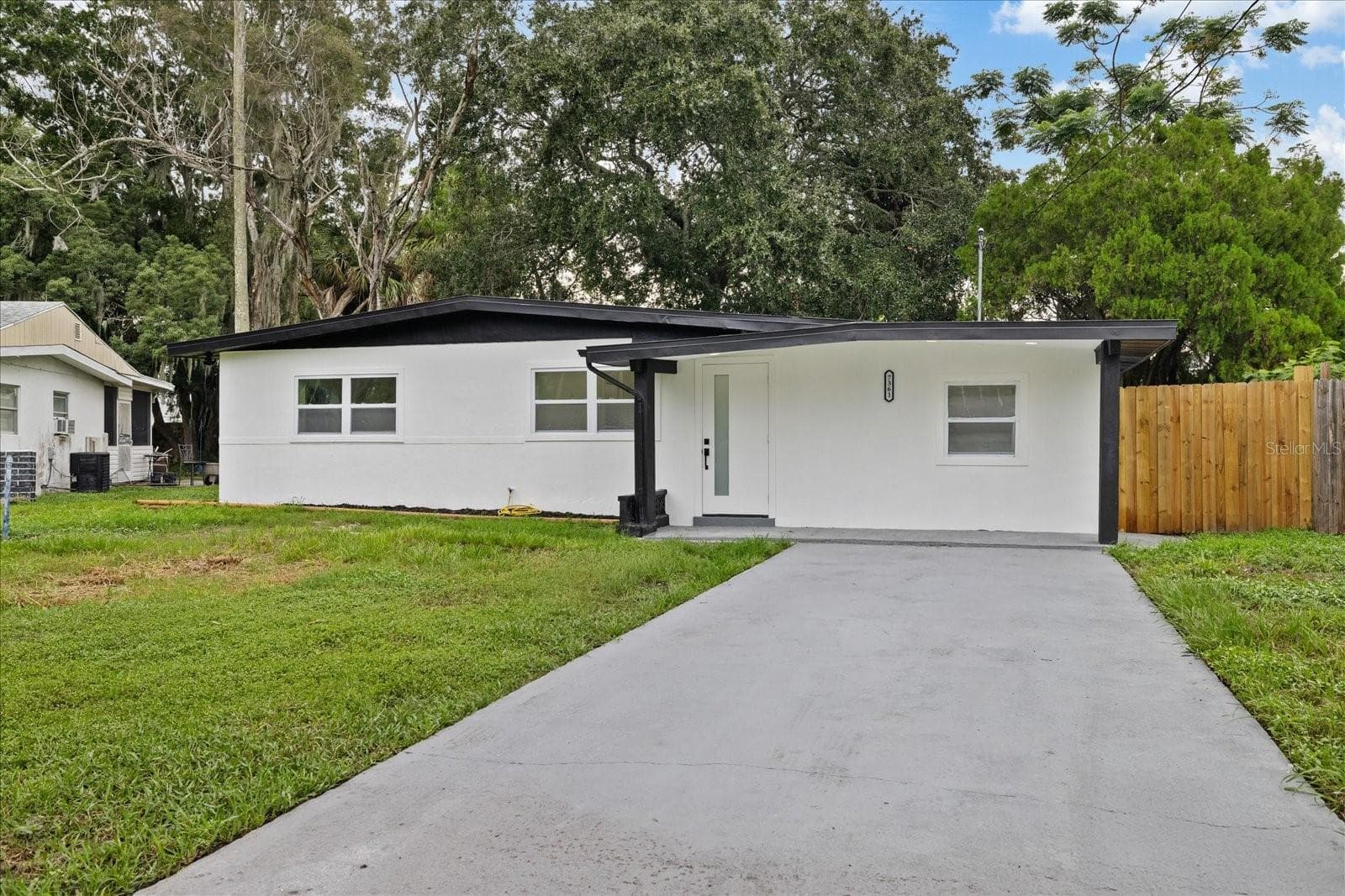 7361 ROYAL PALM DR