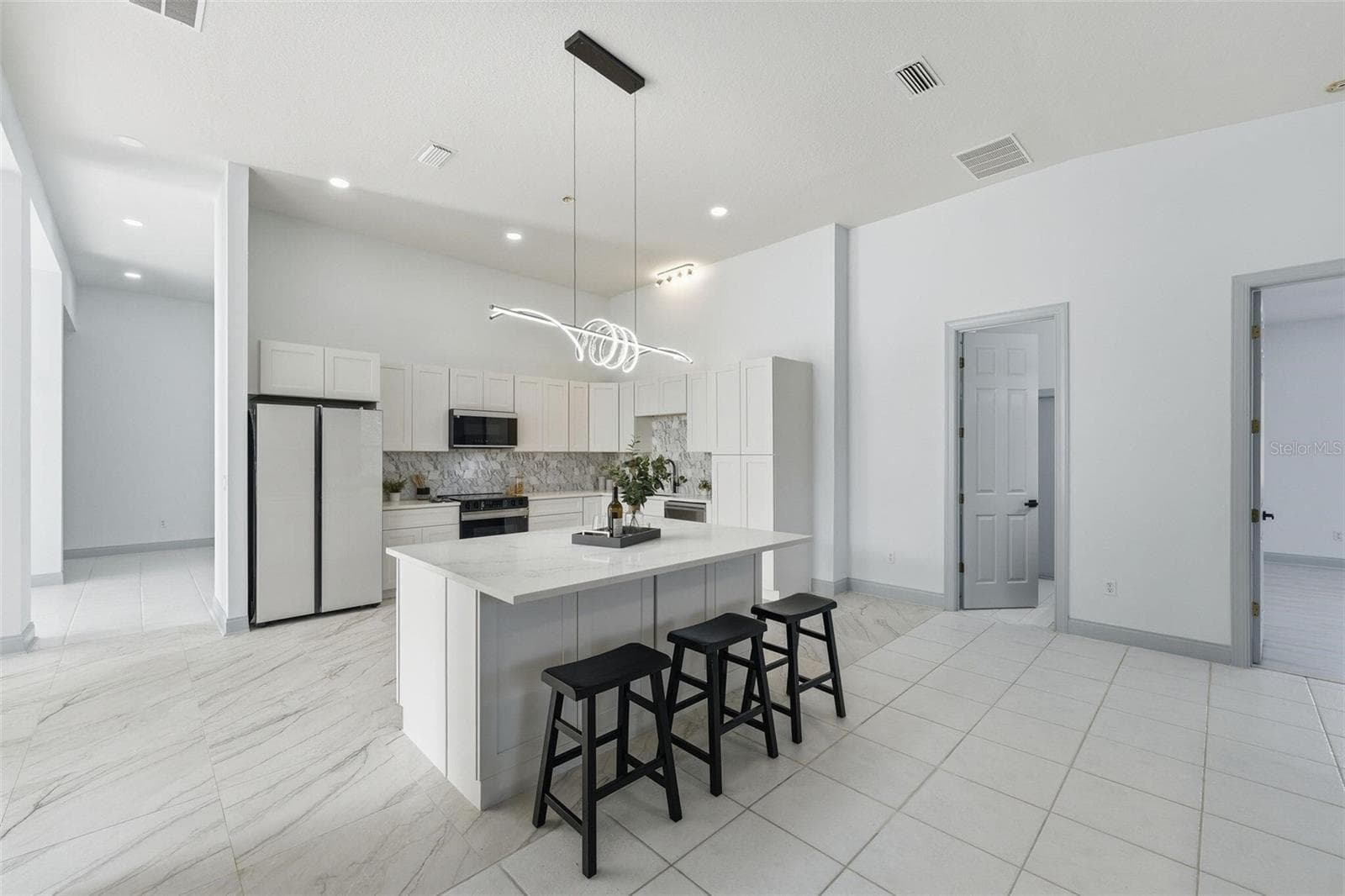 Single Family Residence at 4873 NE 64TH AVE, SILVER SPRINGS, photo 8 of 36