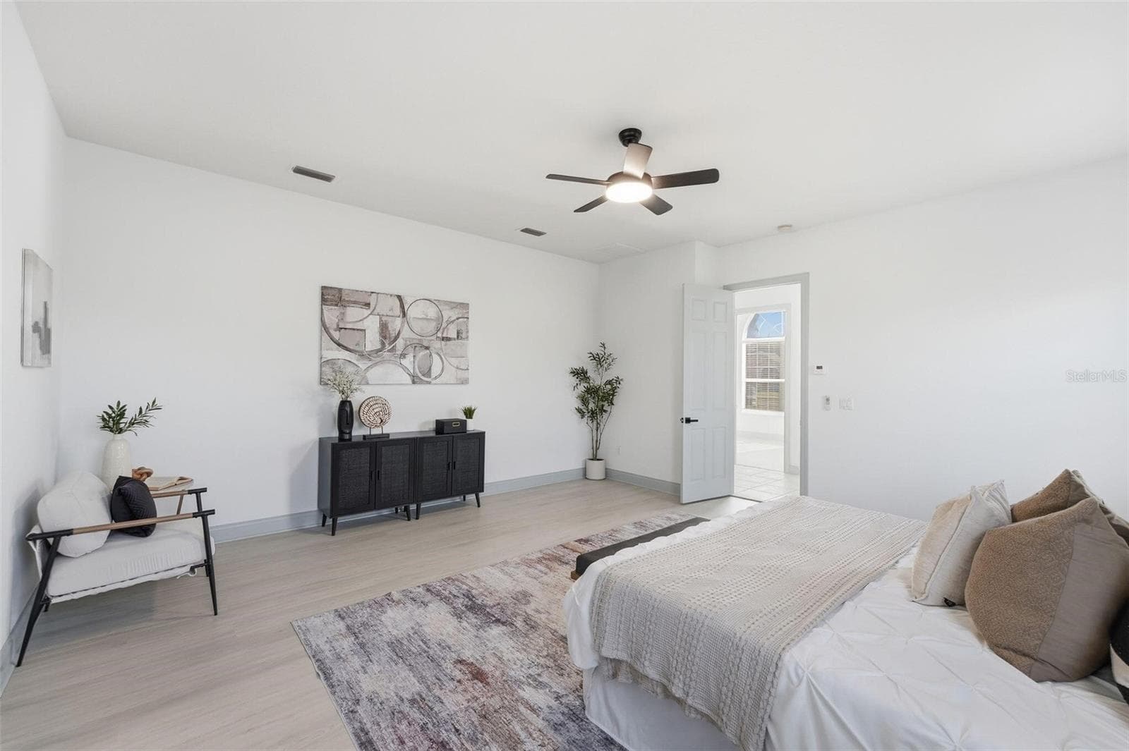 Single Family Residence at 4873 NE 64TH AVE, SILVER SPRINGS, photo 19 of 36