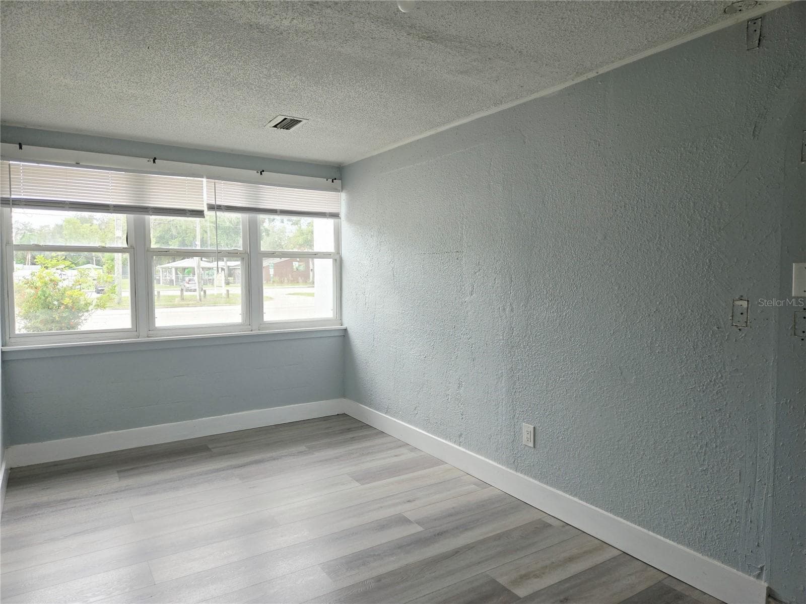 Single Family Residence at 3119 W LAMBRIGHT ST, TAMPA, photo 11 of 28