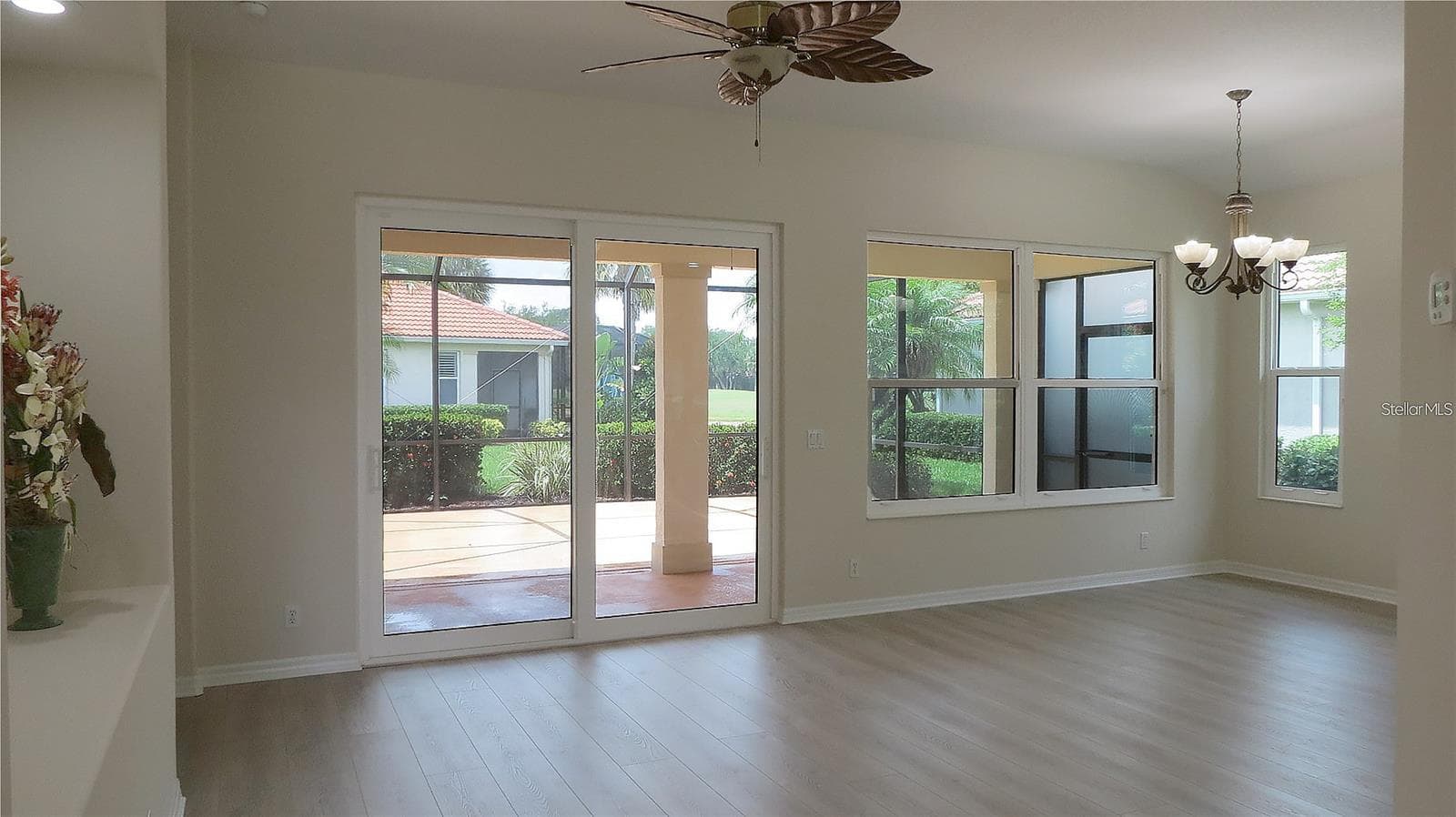 Open Floor plan welcoming the outside in - 9616 TURNING LEAF TER, BRADENTON
