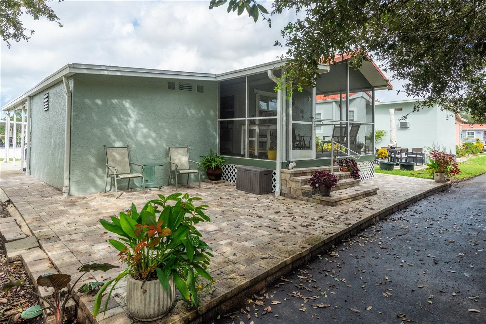 Stunning pavers. - 6544 LA MESA RD, LAND O LAKES