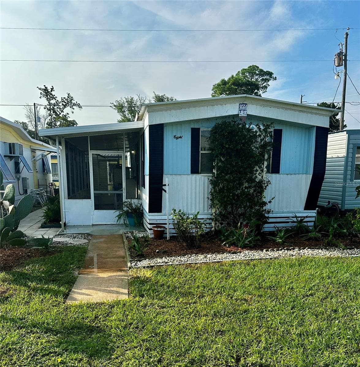 Manufactured Home at 2201 S RIDGEWOOD AVE #8, EDGEWATER, photo 2 of 75